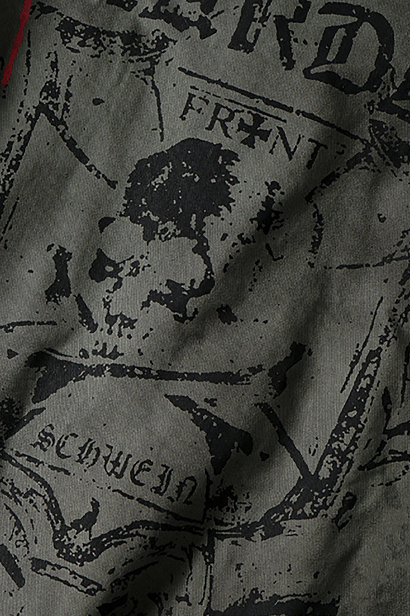 LUUUCAM Distressed Skull Graphic Cropped Puffer Jacket