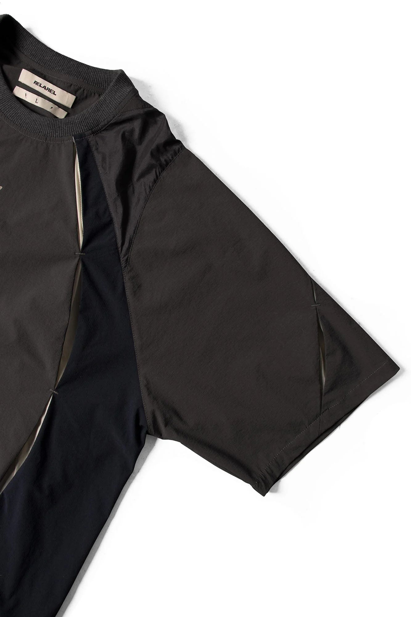 RELABEL Contrast Paneled Quick-Dry Long-Sleeve Tee