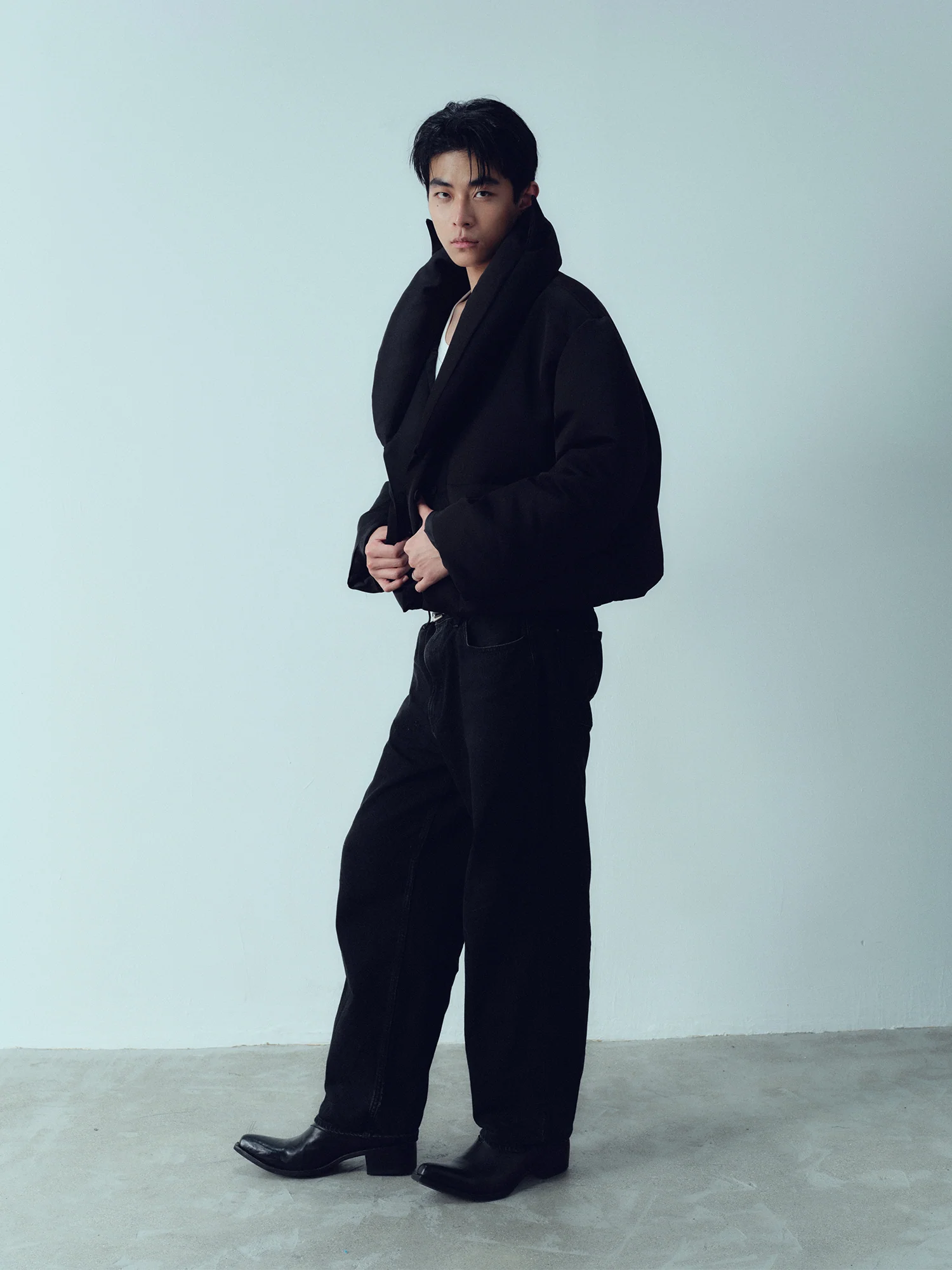 KADAKADA Devil Horn Glossy Down Cropped Puffer