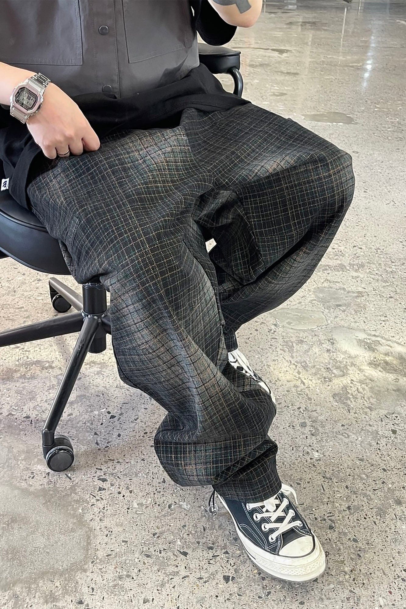 ME DA IGUAL Washed Plaid Tapered Drawstring-Hem Pants