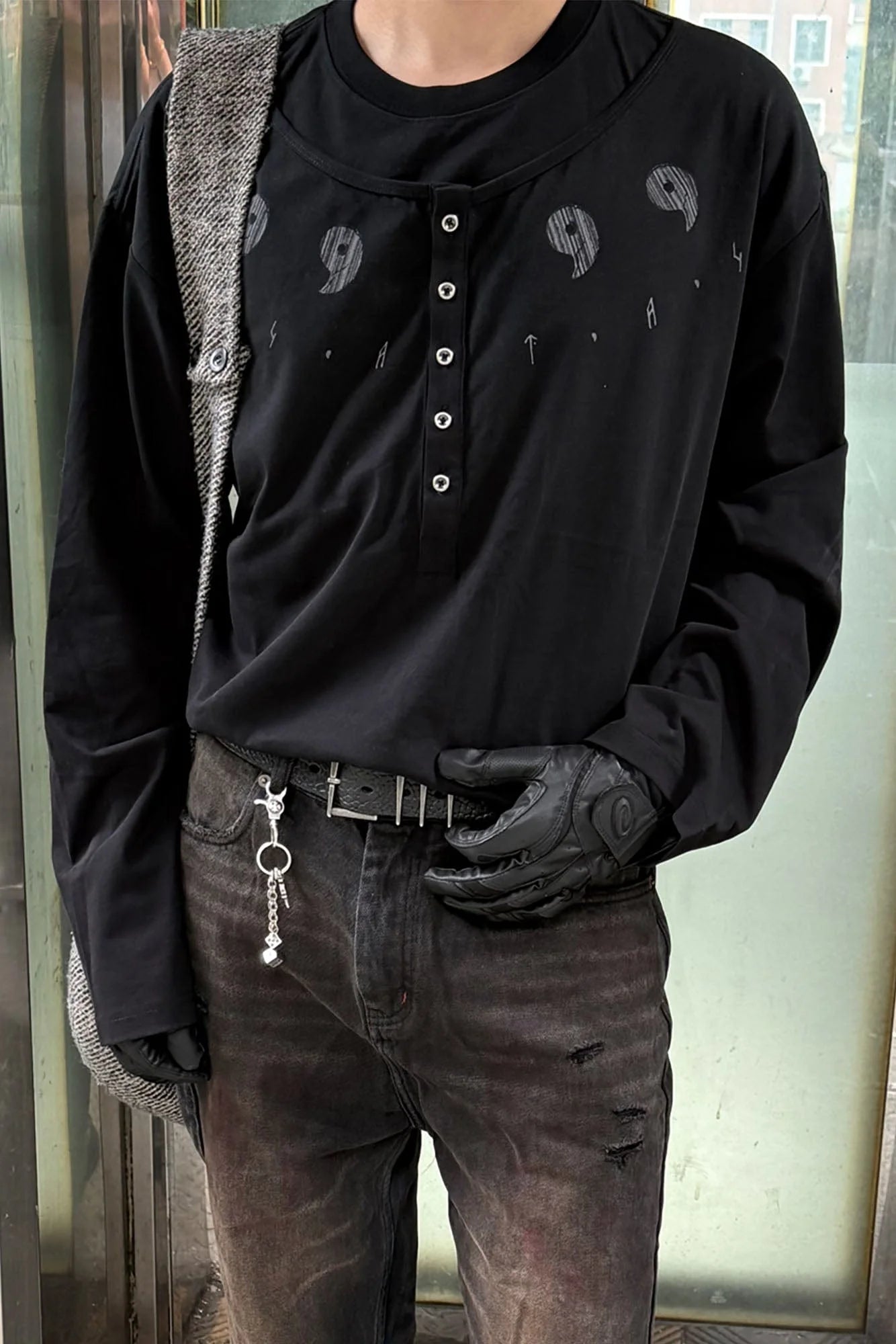 ESAIAS Graphic Faux Layer Henley Long-Sleeve Tee