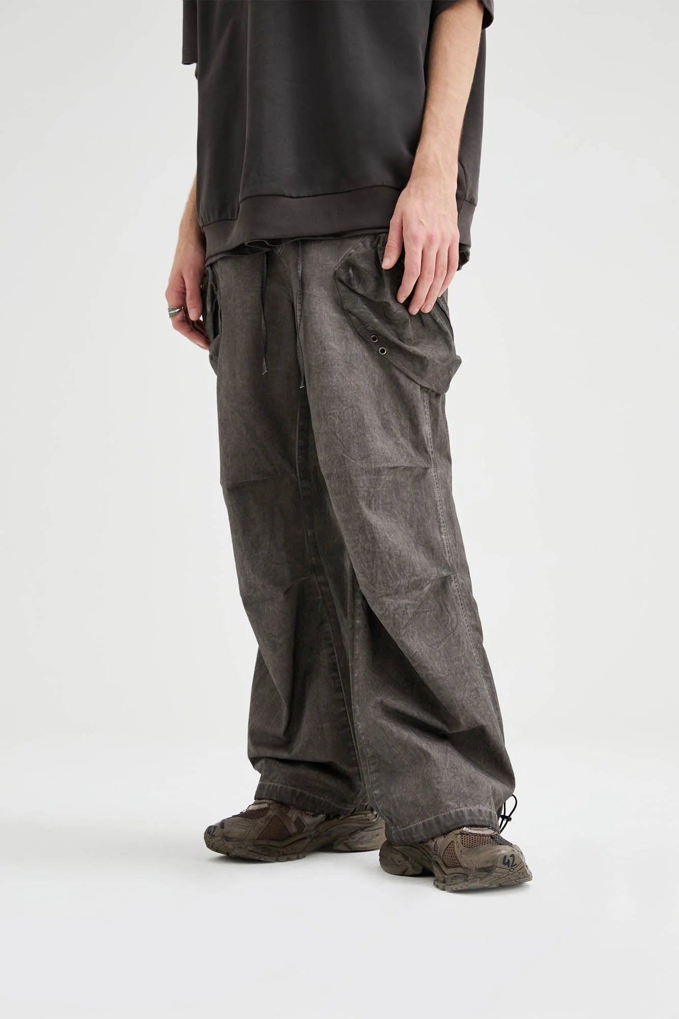 ORGANIC EMOTION Multi-Pocket Crinkled Drawstring Cargo Pants