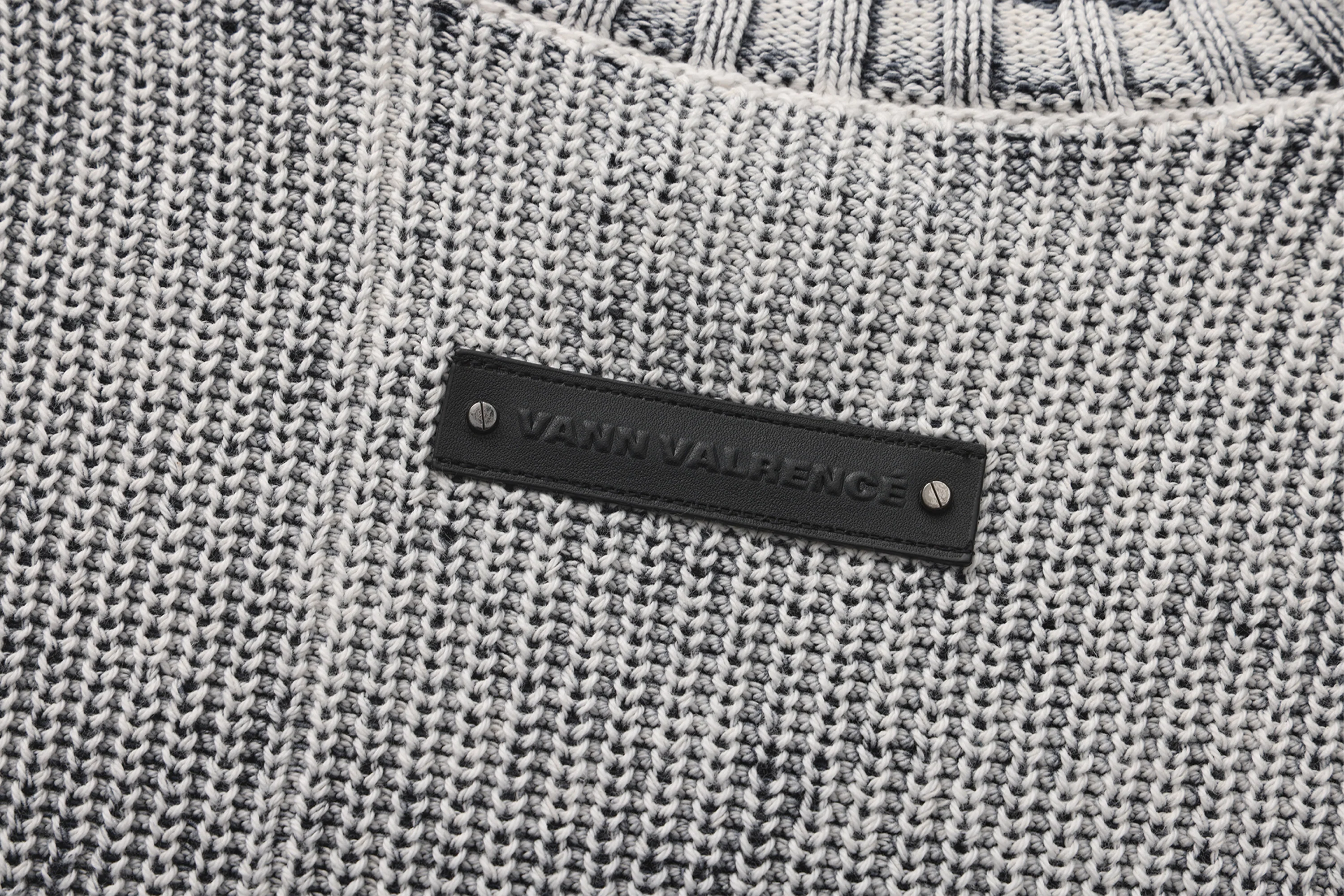 VANN VALRENCE Washed Distressed LOGO Sweater