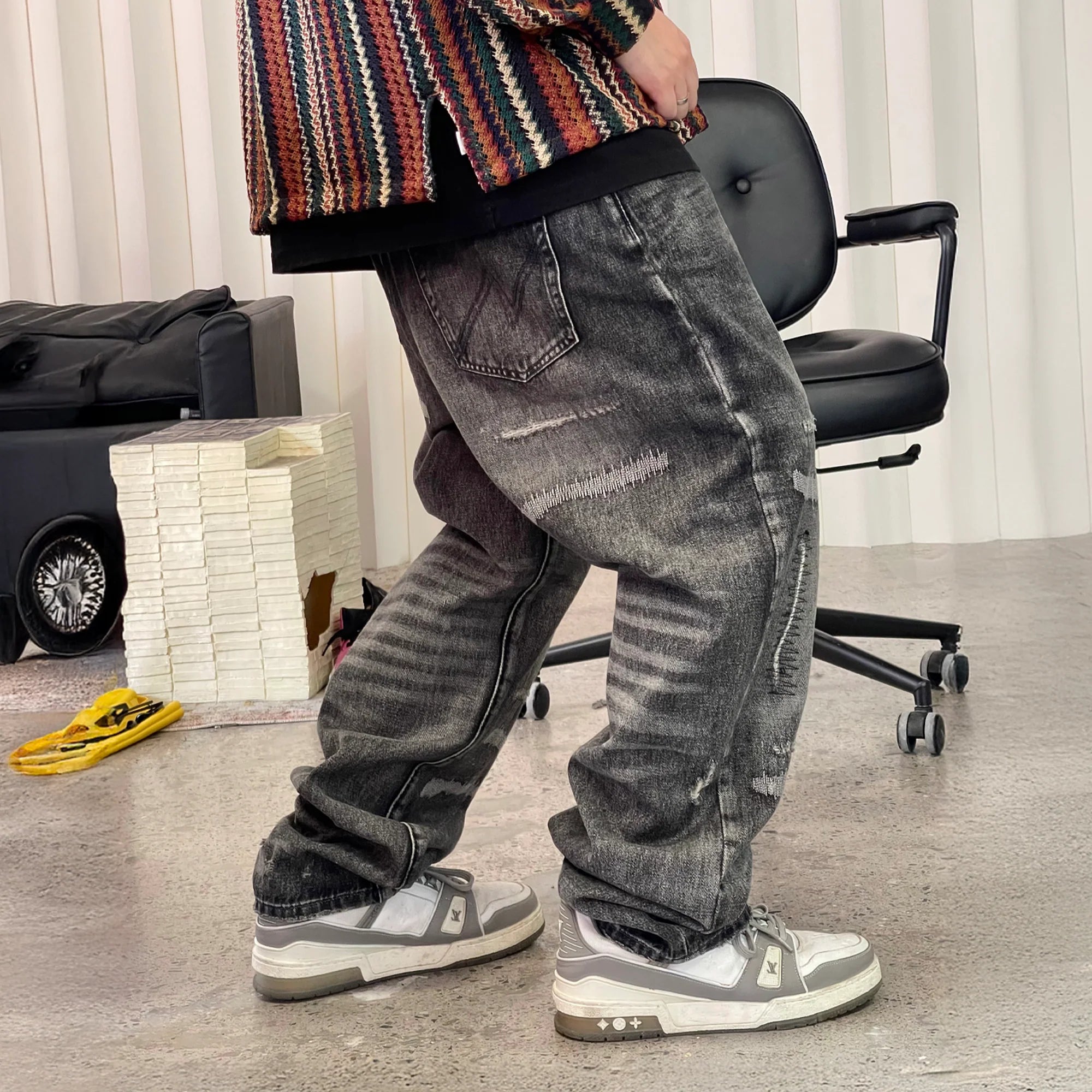 ME DA IGUAL Washed Destroyed Patch Straight-Leg Jeans