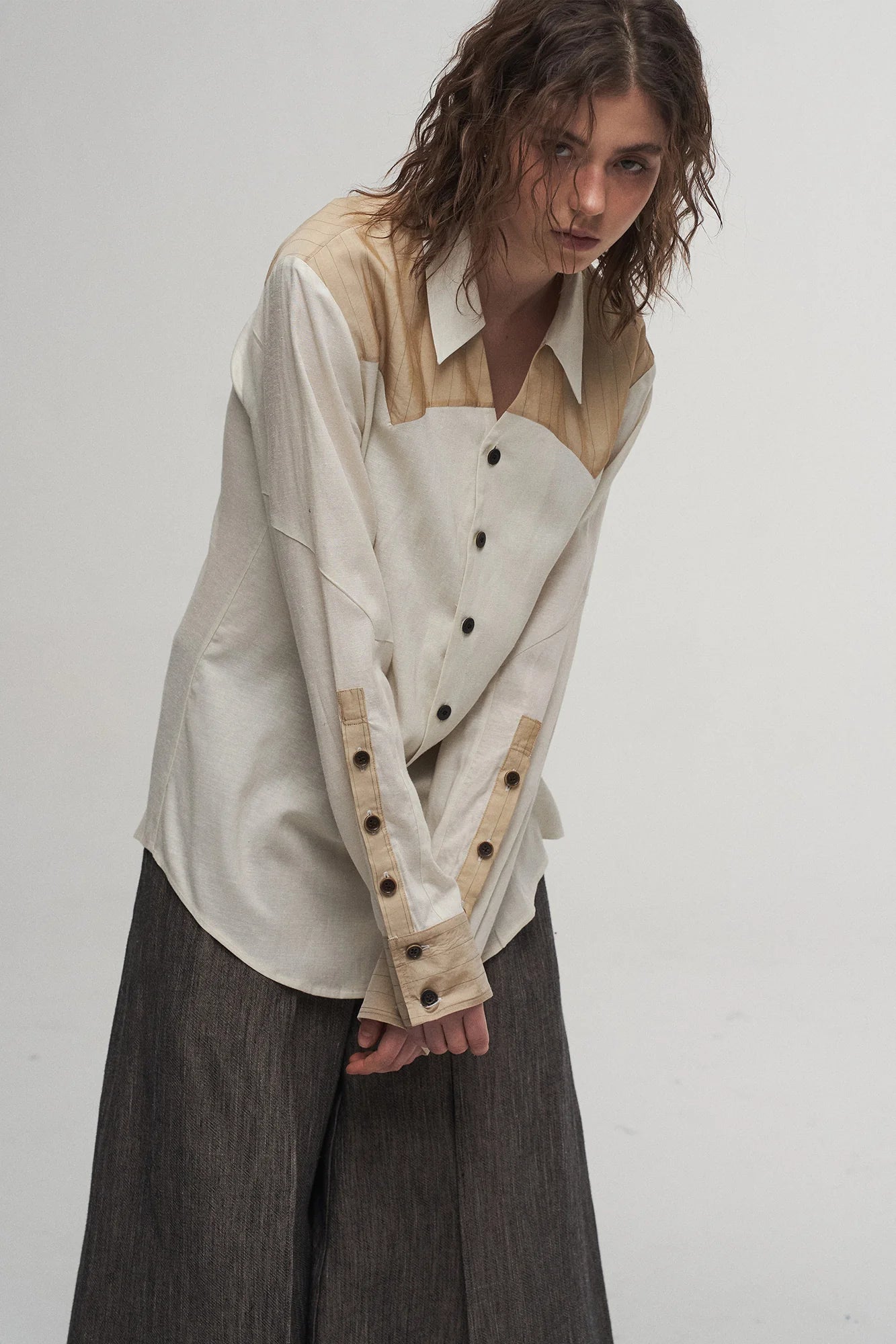 ILNya Nieternite Nifutur Pinstriped Contrast Spliced Shirt