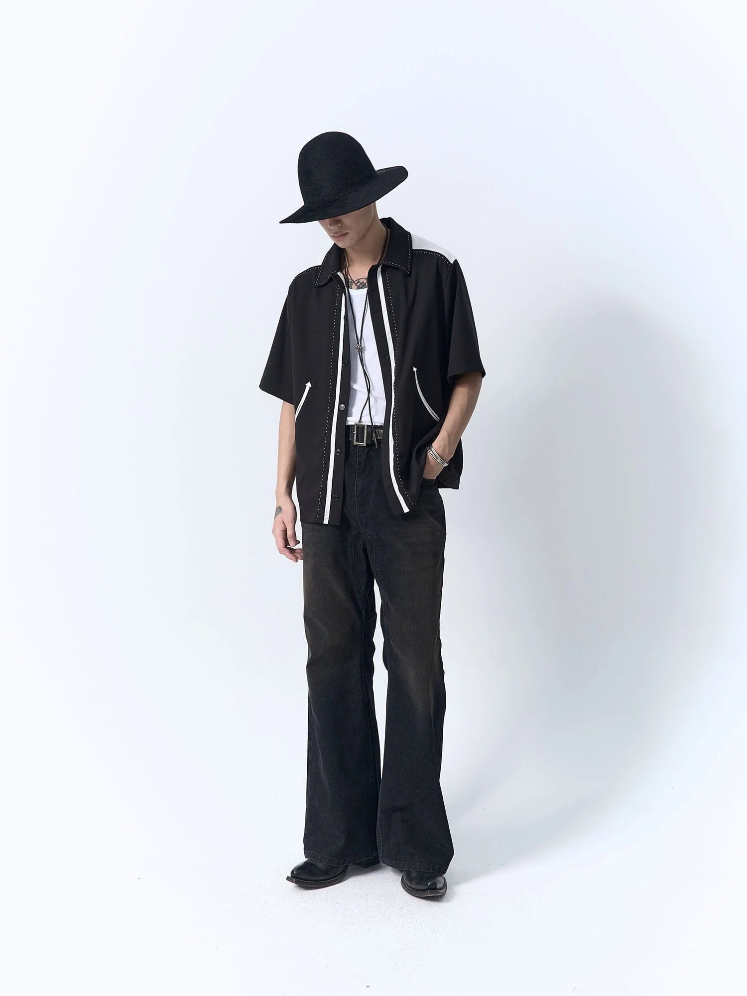 IN EXISTENCE Contrast-Panel Stitch Half Shirt