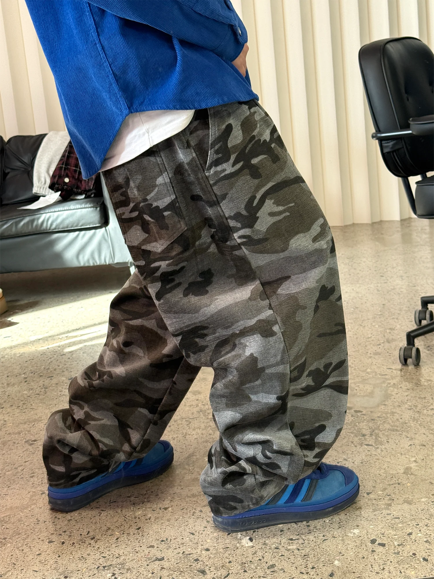 ME DA IGUAL Camo Elastic Waistband Tappered Pants