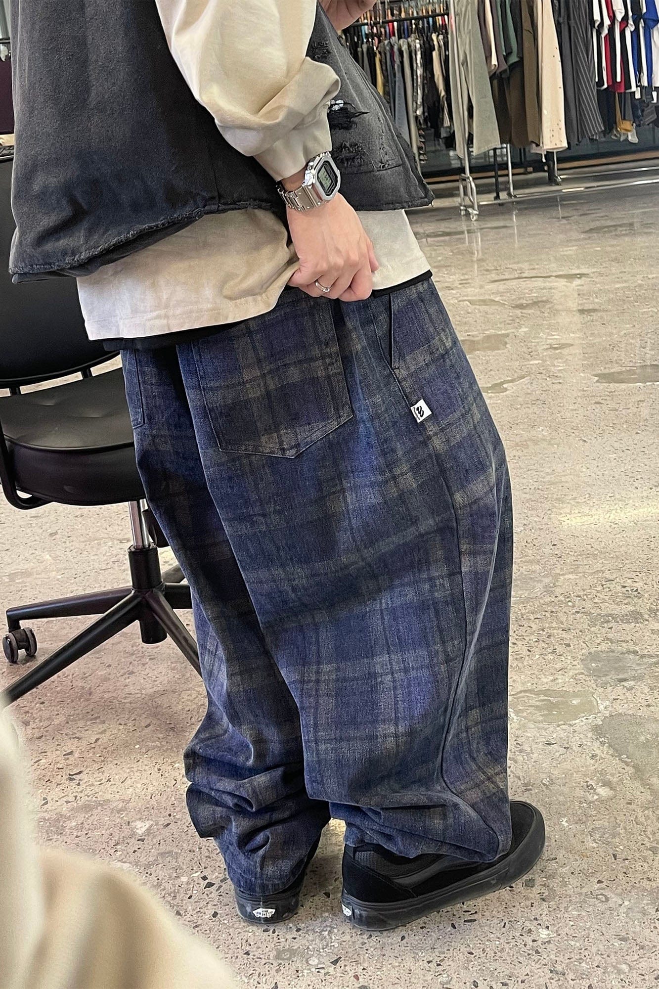 ME DA IGUAL Plaid Tapered Pants