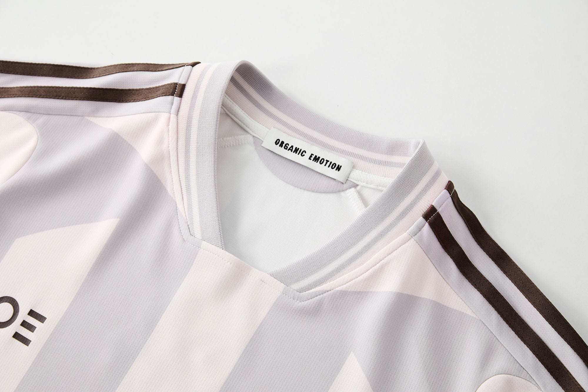 ORGANIC EMOTION Striped Badge Graphics Soccer Jersey
