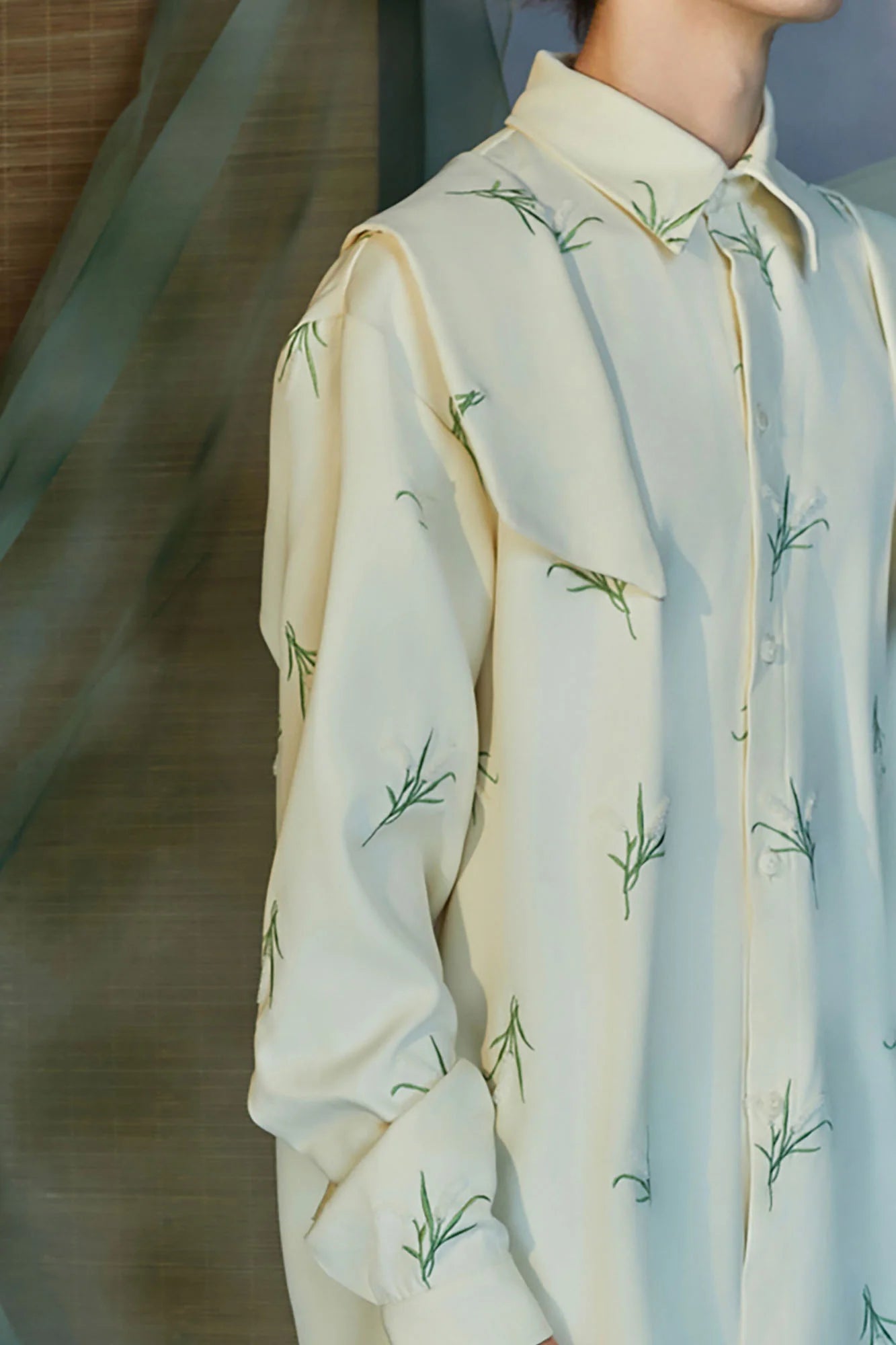JIECHI Botanic Embroidery Bow Back Shirt