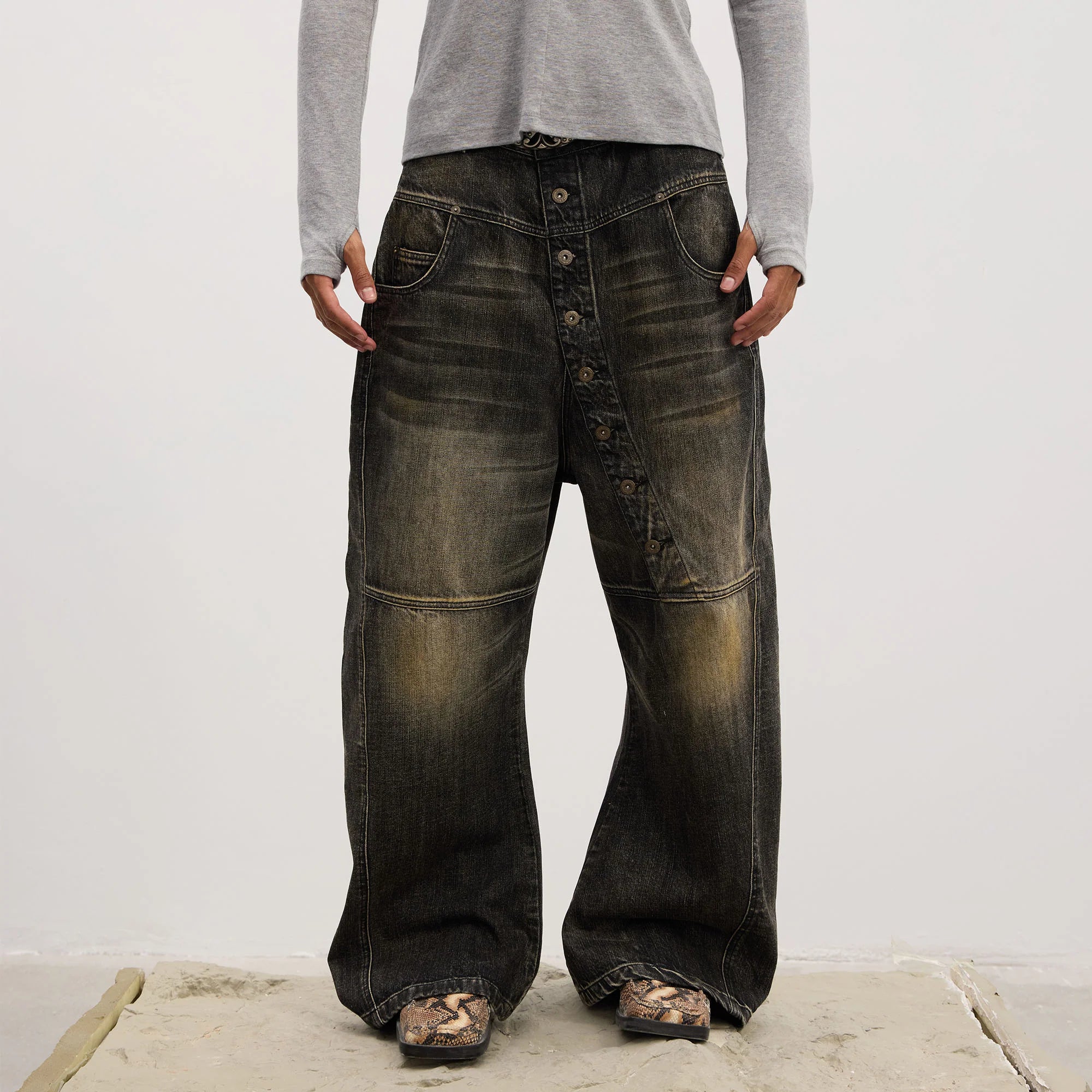 DND4DES Asymmetric Button-Fly Panel Washed Jeans