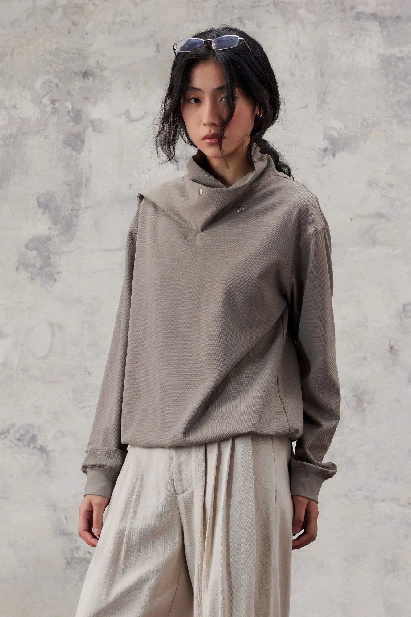 ALVNG AR ANTS Asymmetric Scarf-Neck High-Collar Pullover