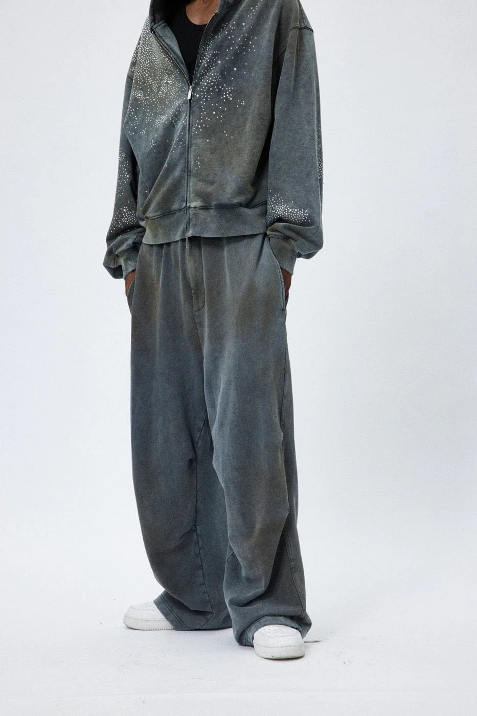 DND4DES Distressed Crinkled Baggy Sweatpants