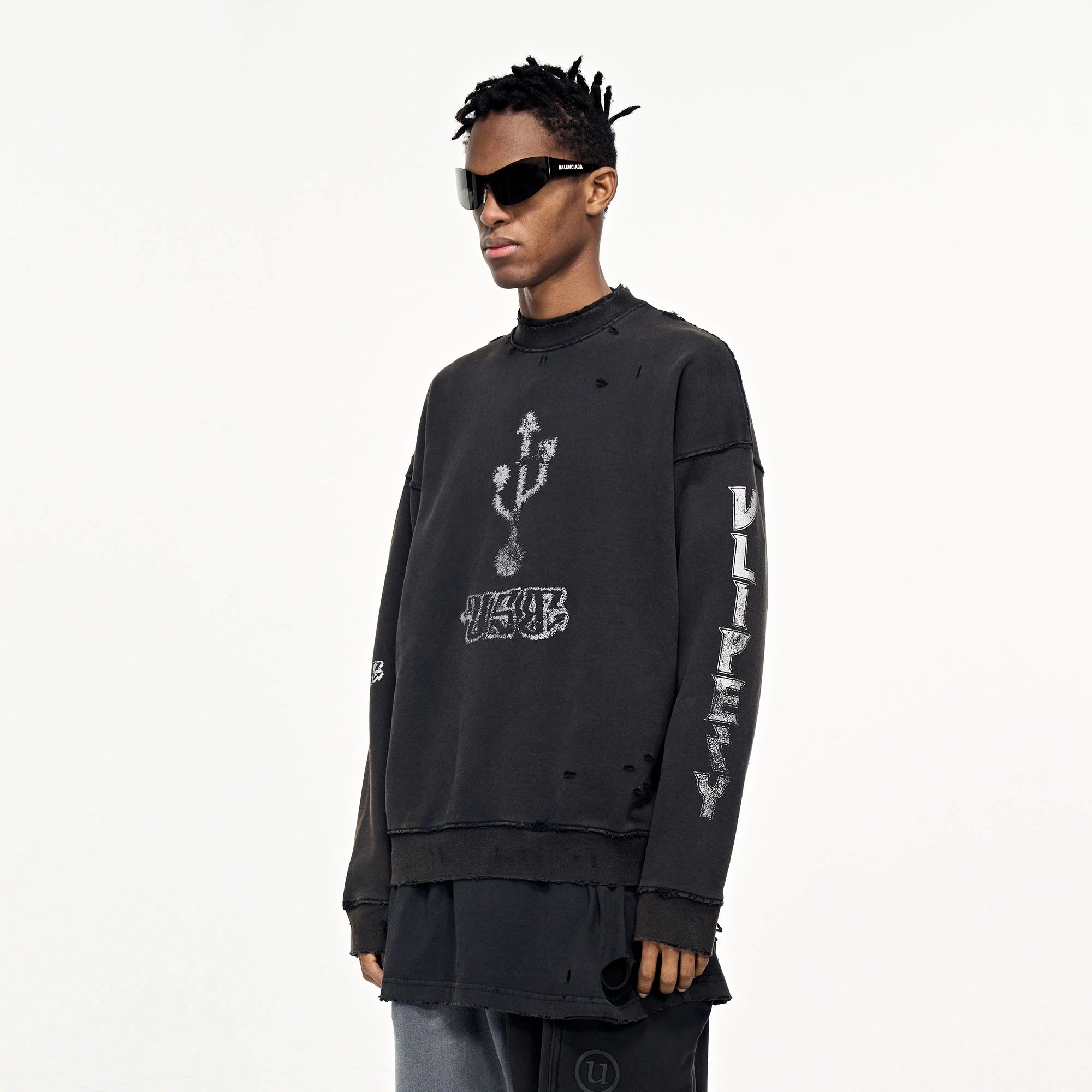 ULIPERY Distressed USB Graphic Long Sleeve Tee Black