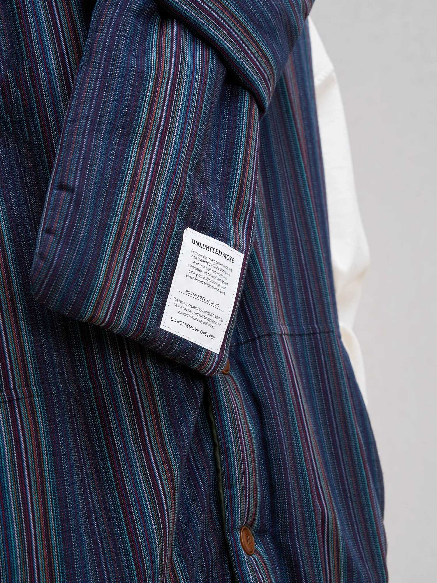 UNLIMITED MOTE Striped Padded Scarf
