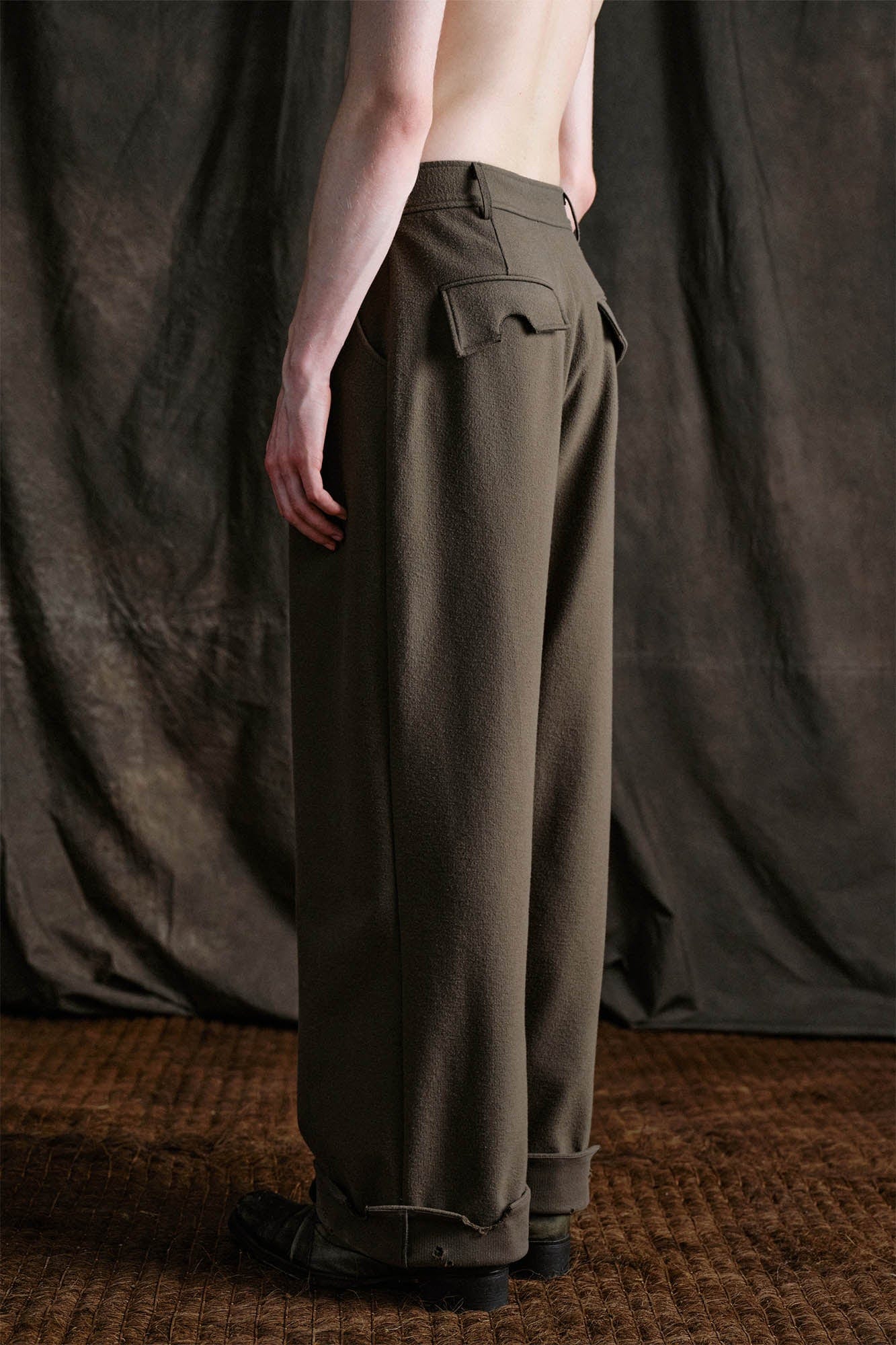 ILNya Nieternite Nifutur Distressed Hem Asymmetrical Fly Trousers