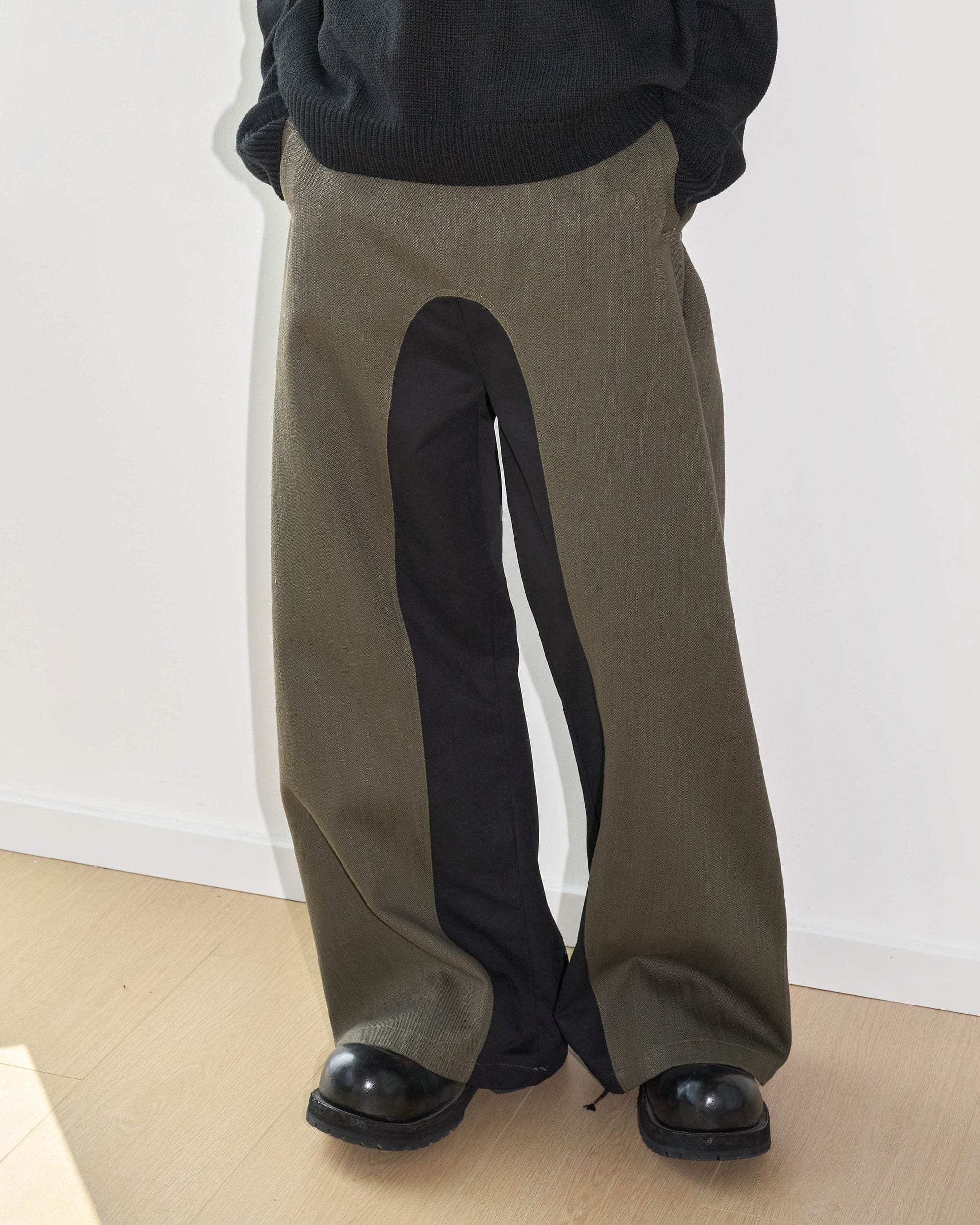 LABELROOM Paneled Color Blocked Zipper Pants