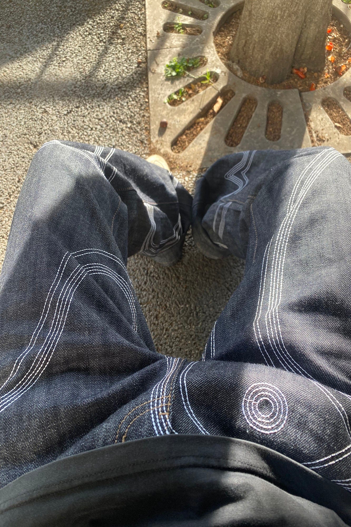 VINKID Embroidered Dove Stitched Selvedge Jeans