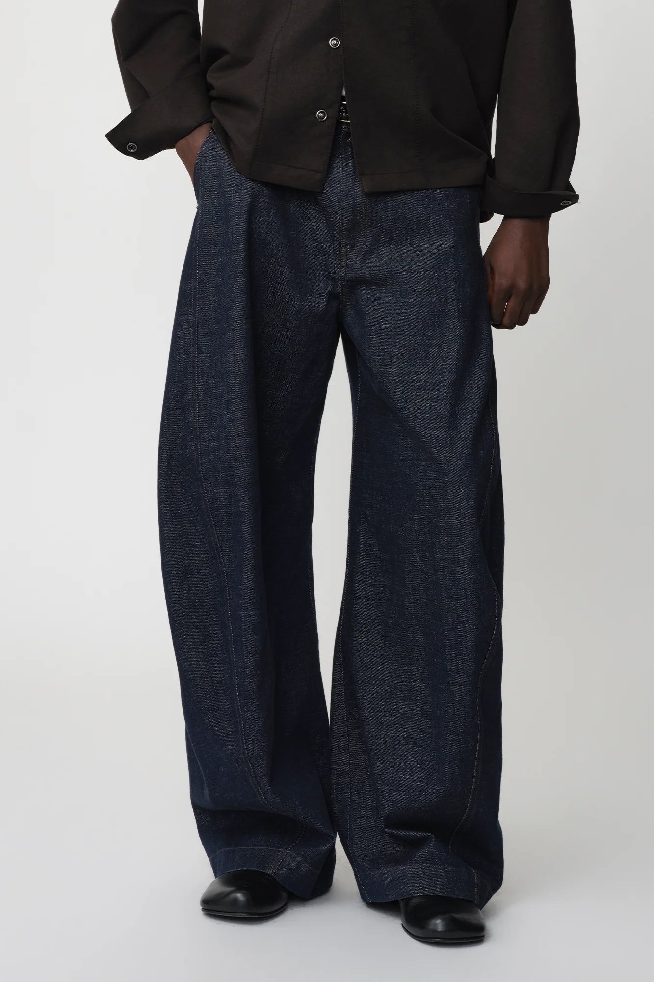 OPICLOTH Classic Indigo Curved-Leg Jeans