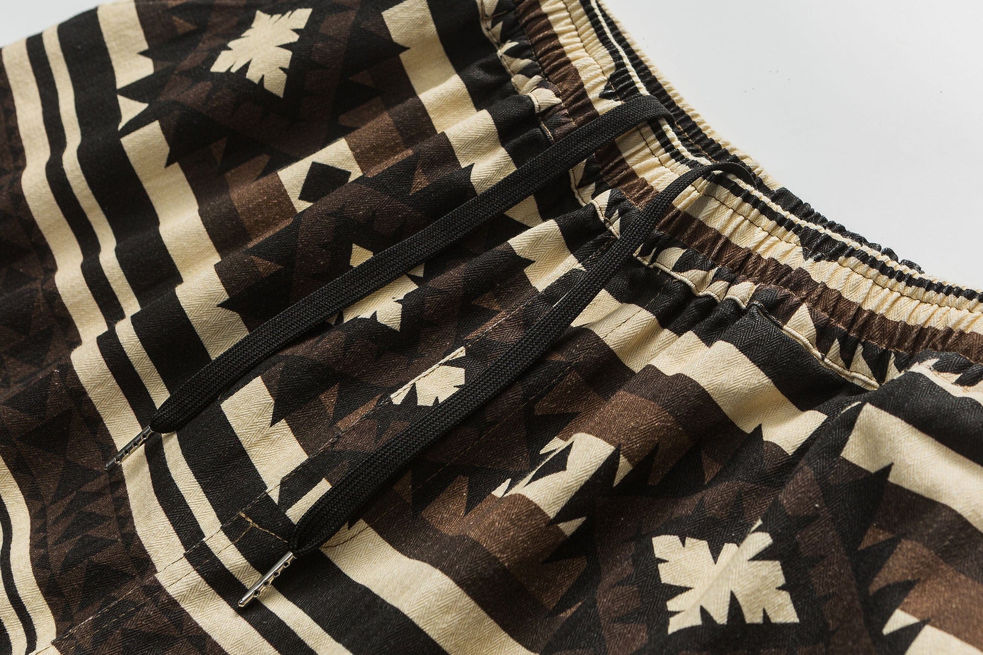 ME DA IGUAL Aztec Graphic Elastic Shorts