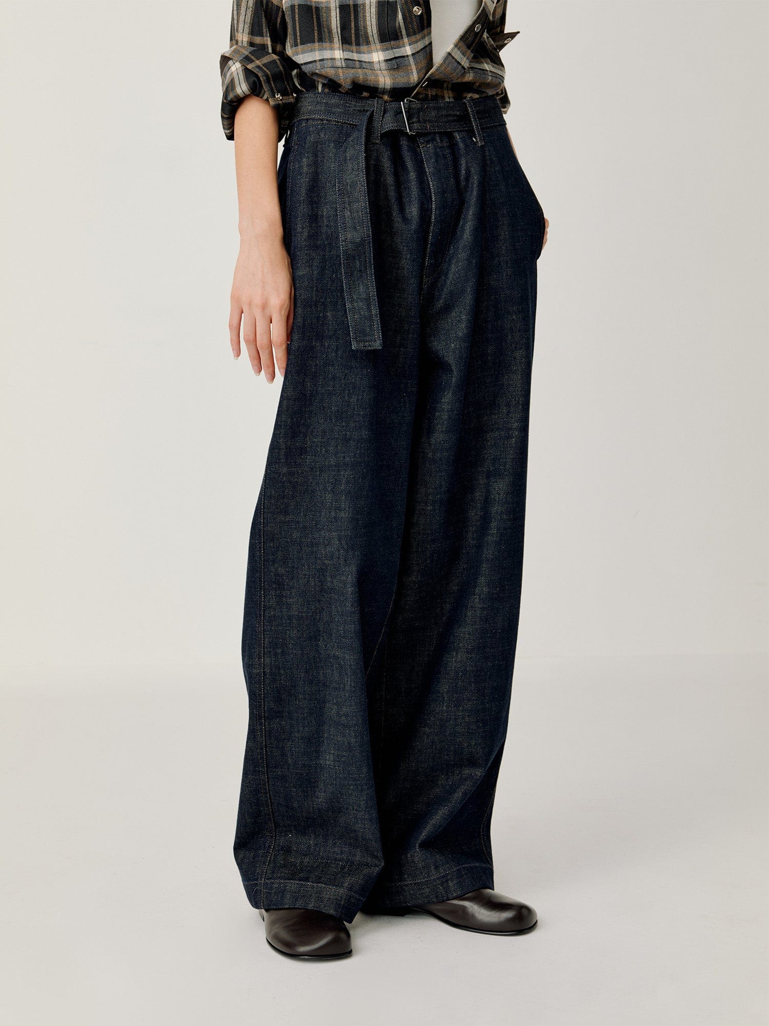 OPICLOTH Essential Washed Belted Wide-Leg Jeans