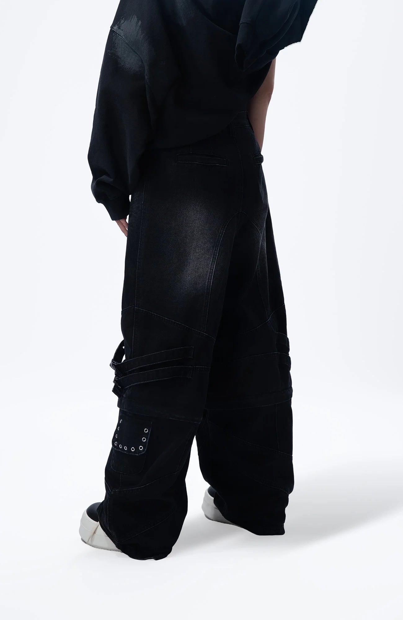 MOGONGSHE Detachable Drape-Strap Washed Jeans