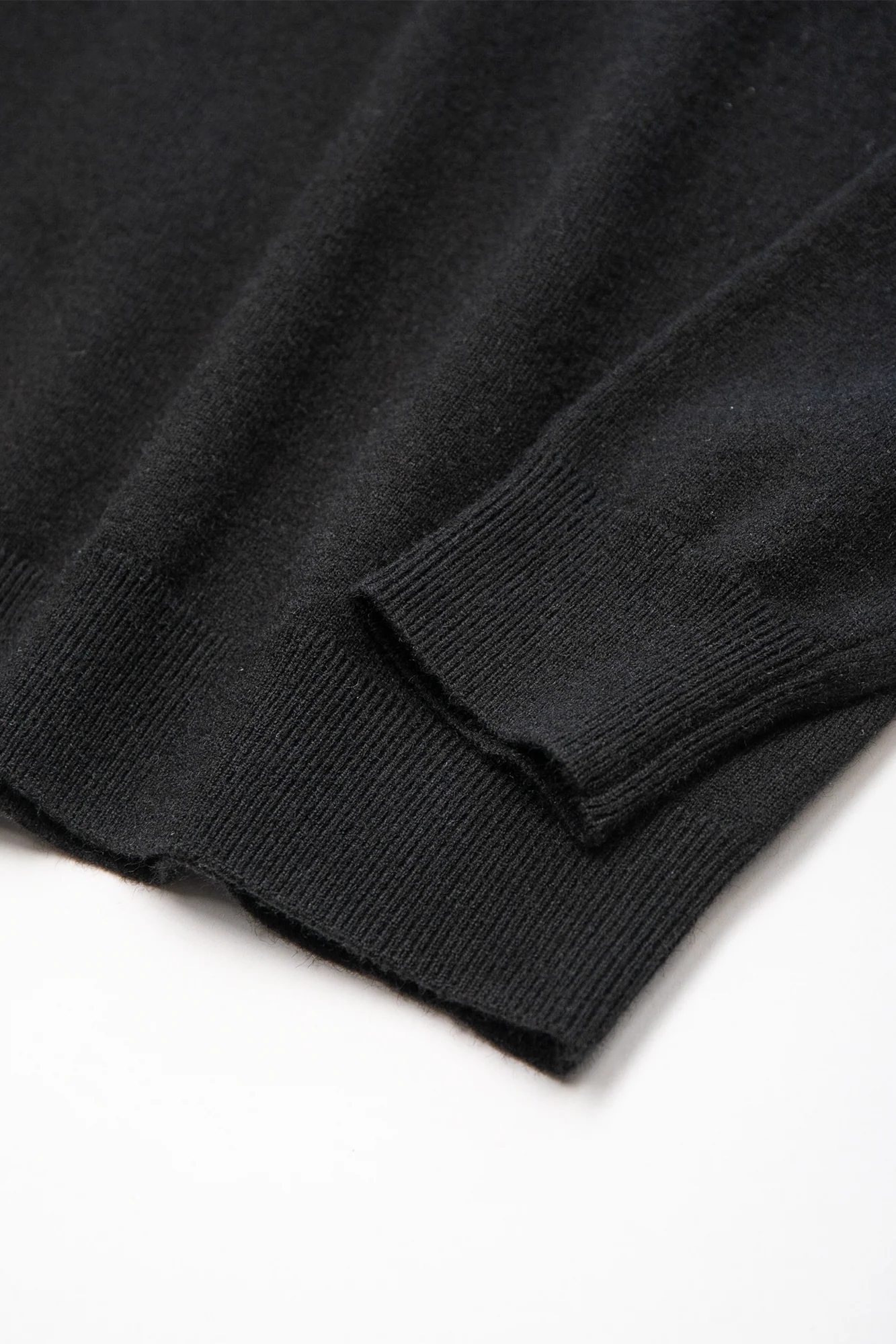 LEONSENSE Faux-Layered Henley Sweater