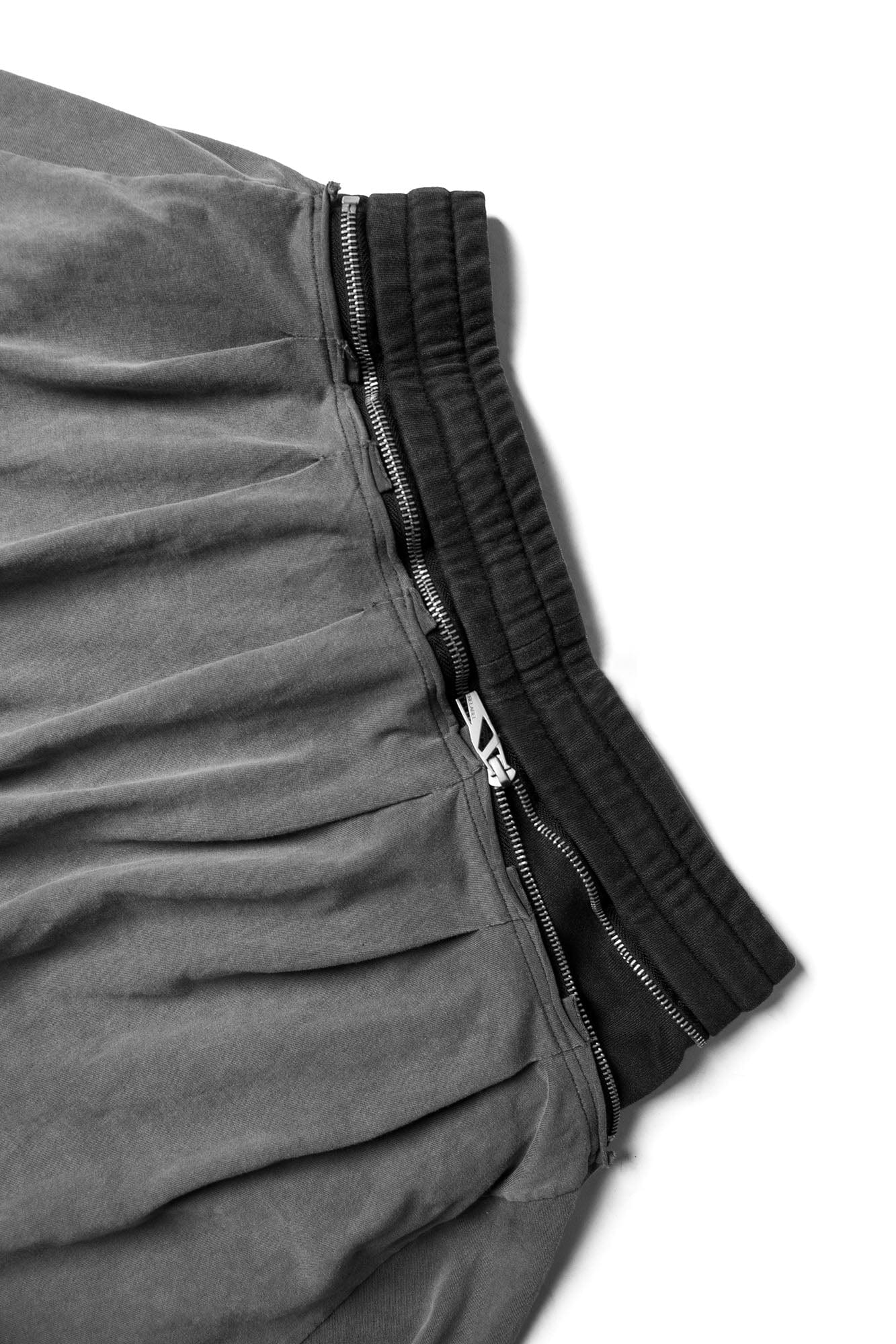 RELABEL Detachable Drape Multi-Pocket Drawstring Shorts