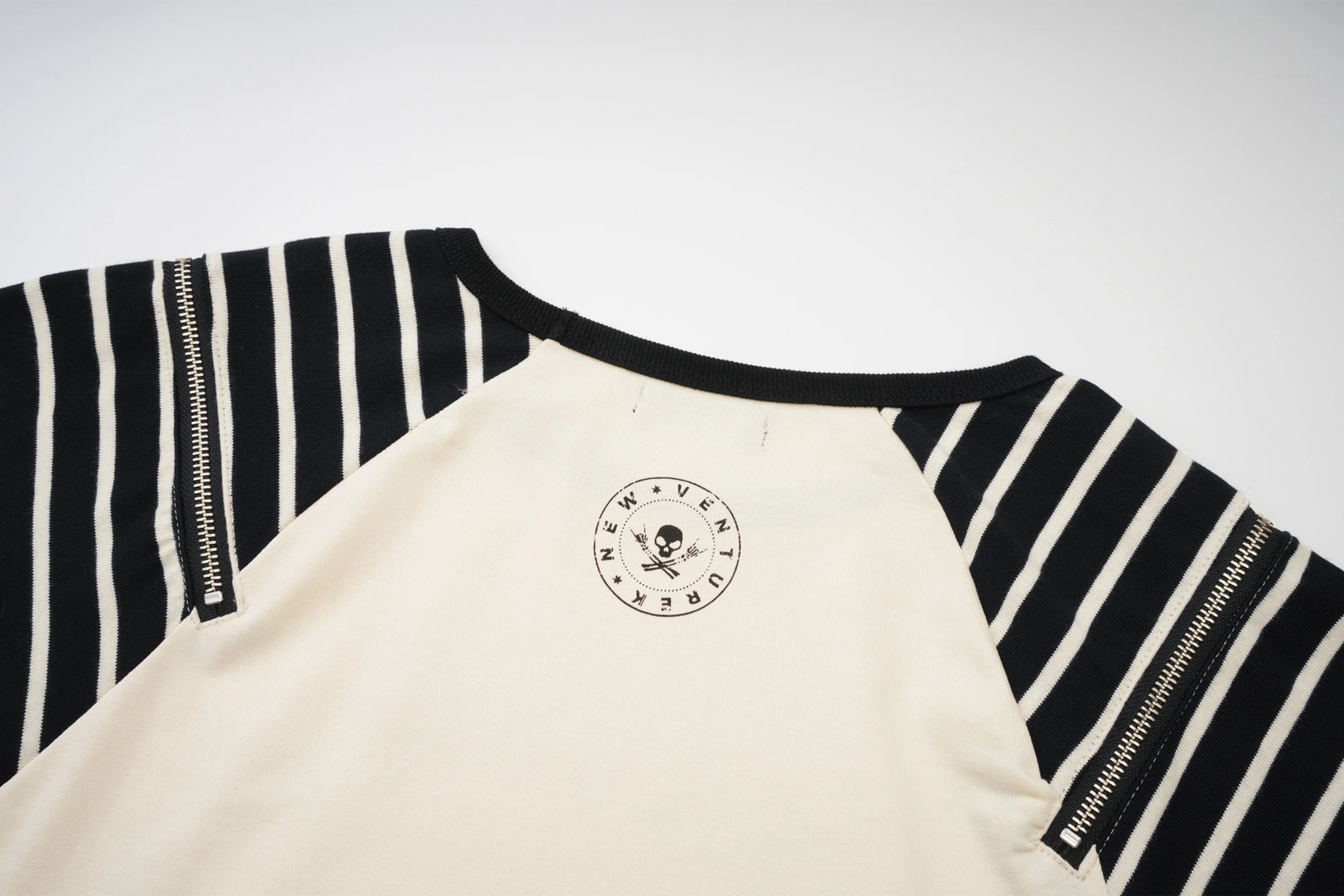 VENTUREK Punk Graphic Multi-Zip Striped Raglan Long-Sleeve Tee