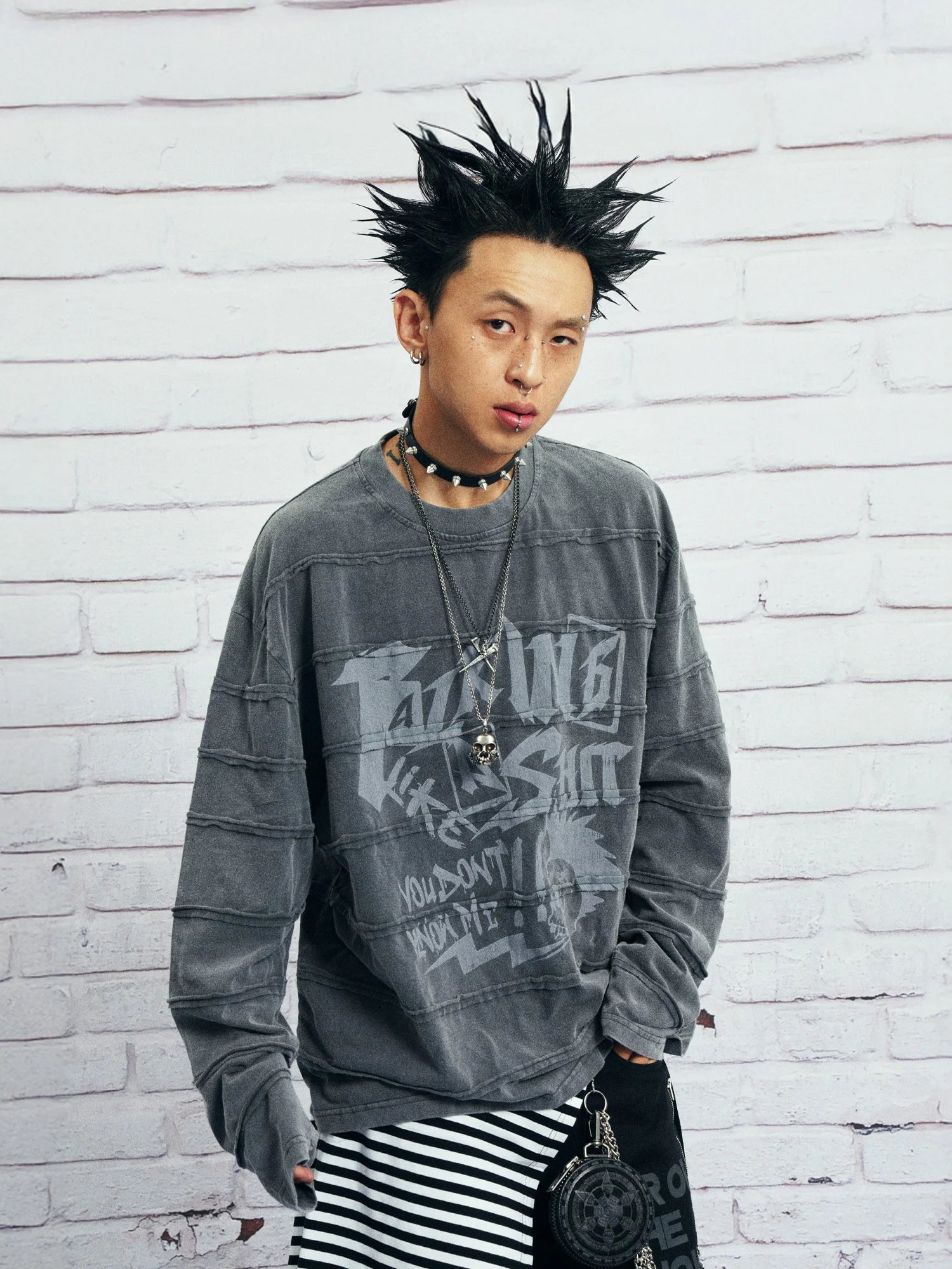 VENTUREK Washed Stripe-Layered Graffiti Long-Sleeve Tee