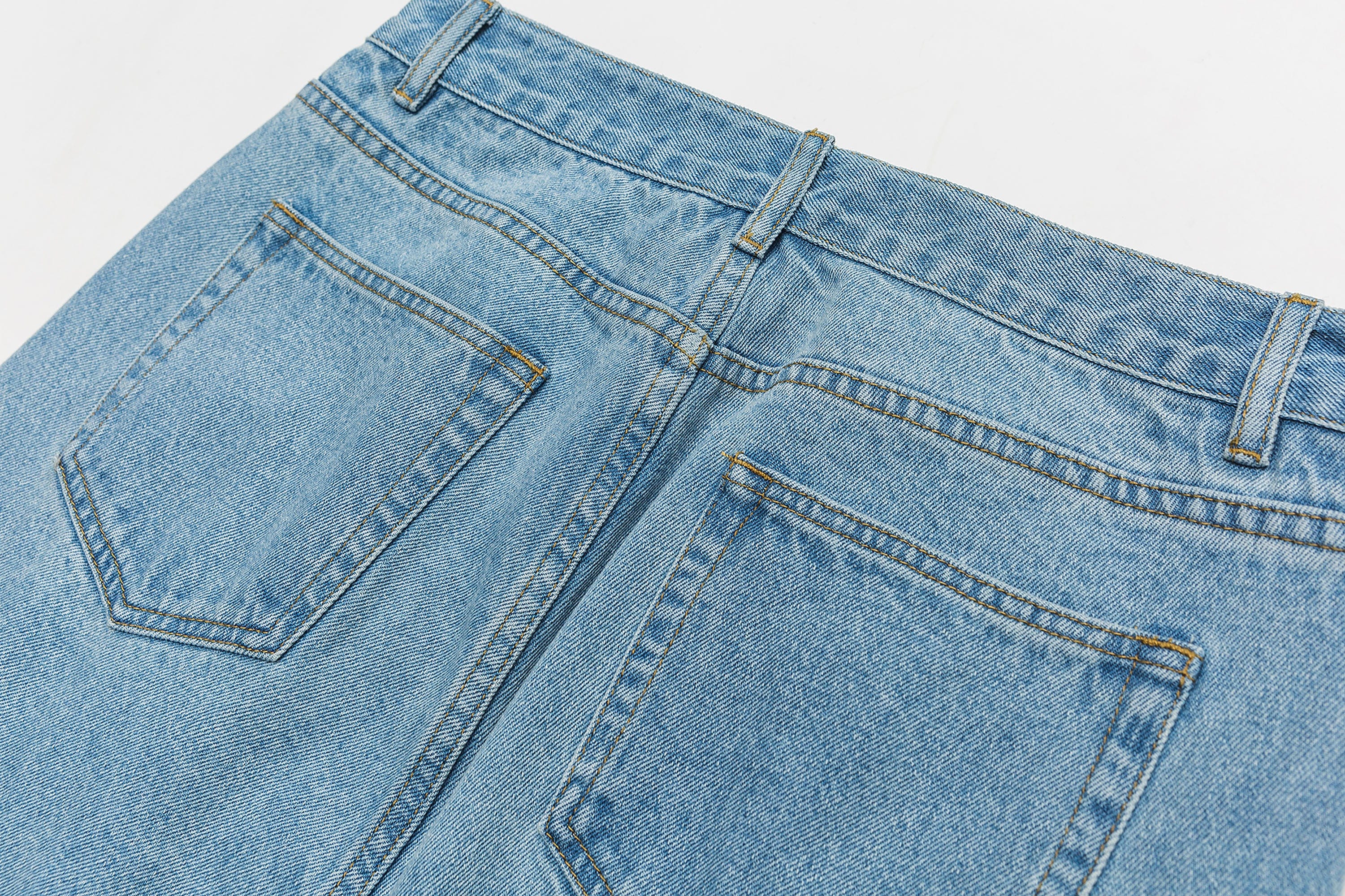 ME DA IGUAL Deconstructed Washed Ruched Jeans