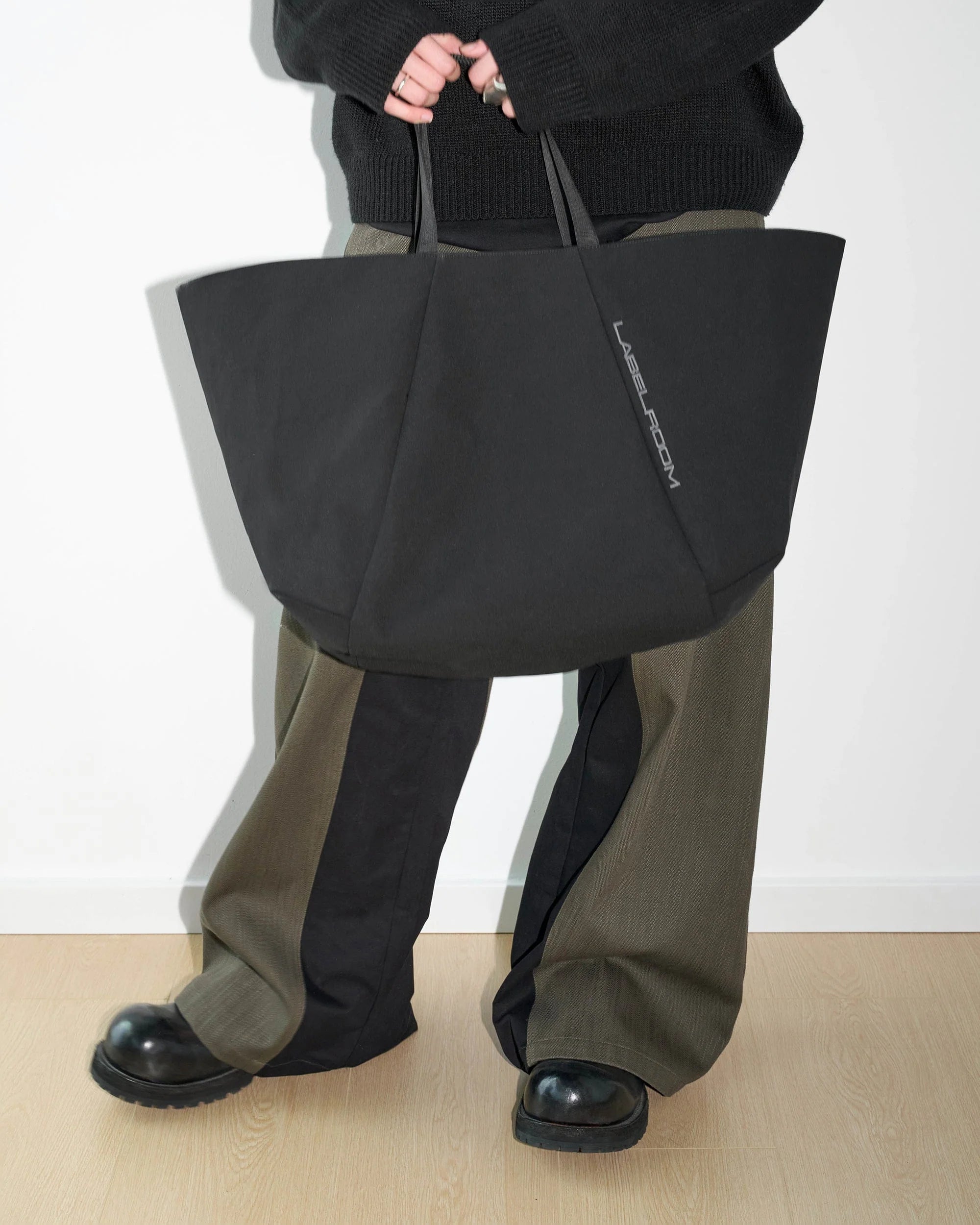 LABELROOM Paneled Color Blocked Zipper Pants