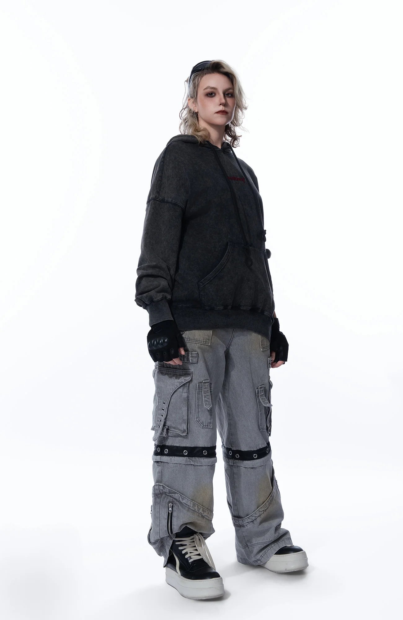 MOGONGSHE Detachable Bleach Washed Utility Cargo Jeans