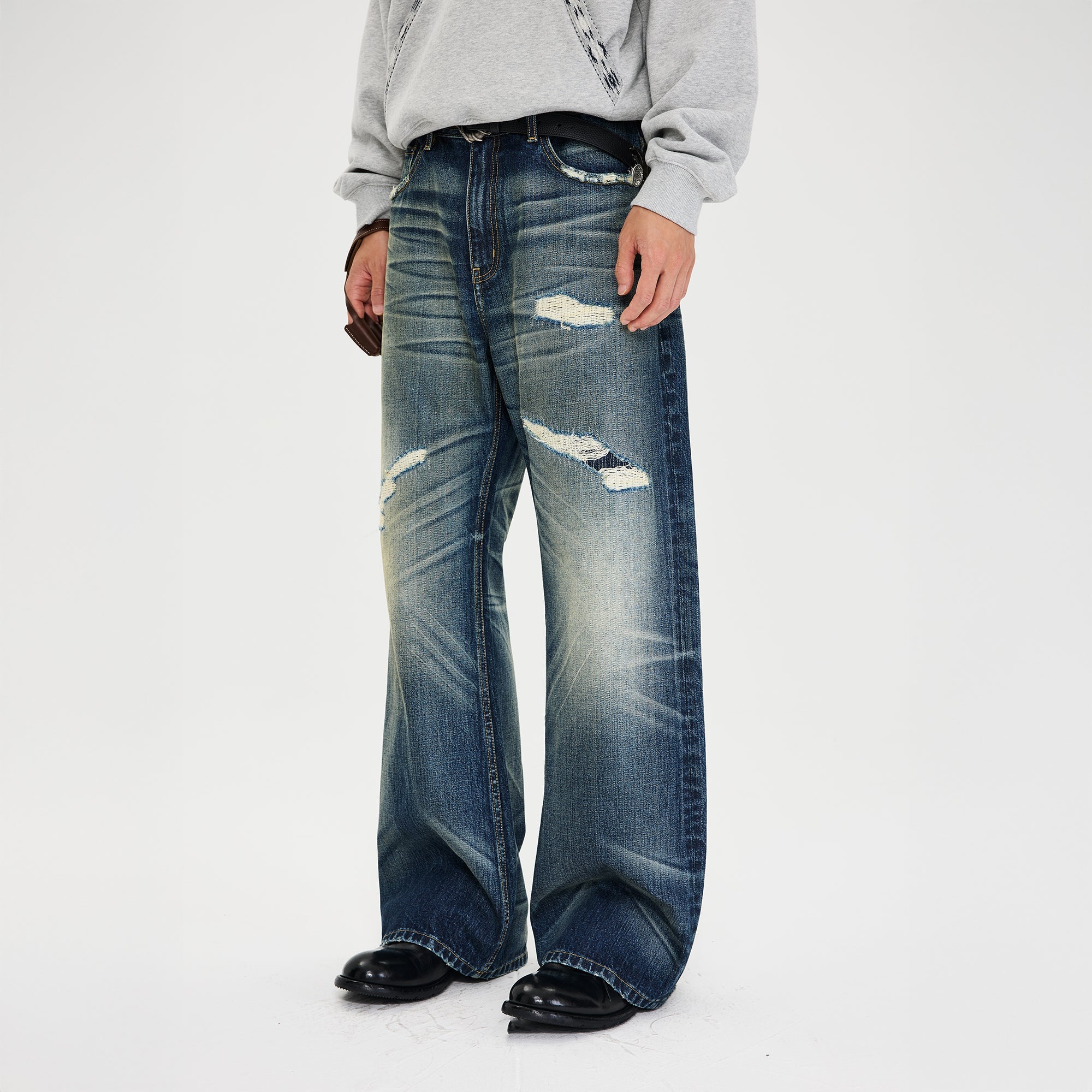 CATSSTAC Distressed Wrinkled Washed Wide-Leg Jeans