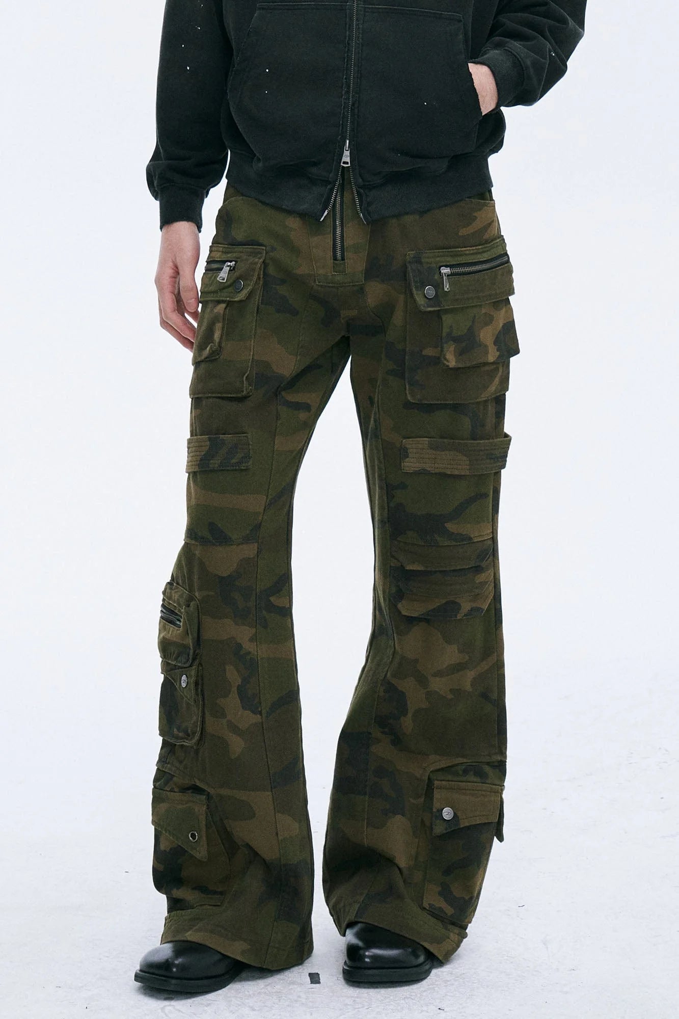 CATSSTAC Multi-Pocket Camo Cargo Pants