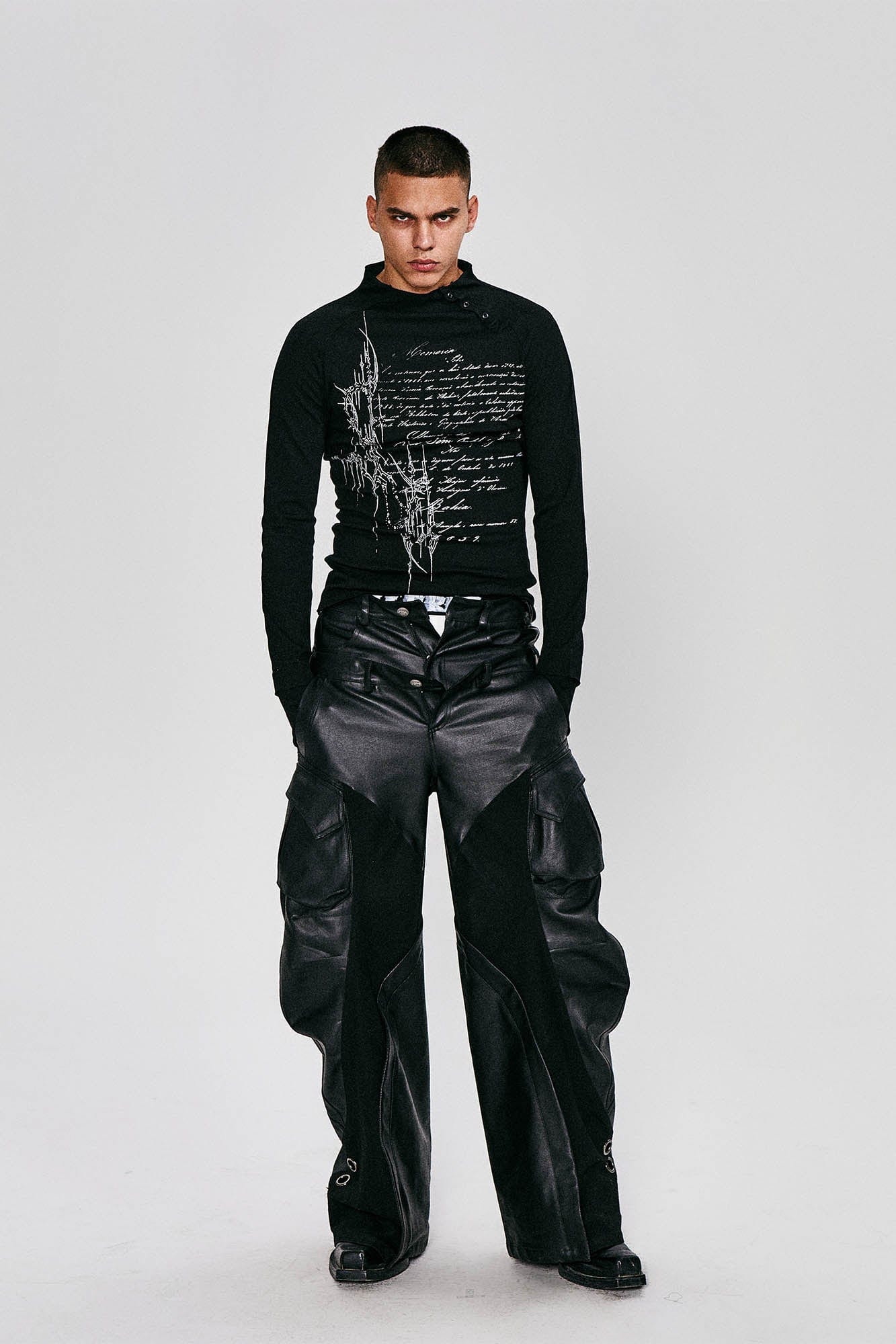 FLYERRER Gothic Script Graphic Asymmetrical Button Long-Sleeve Tee