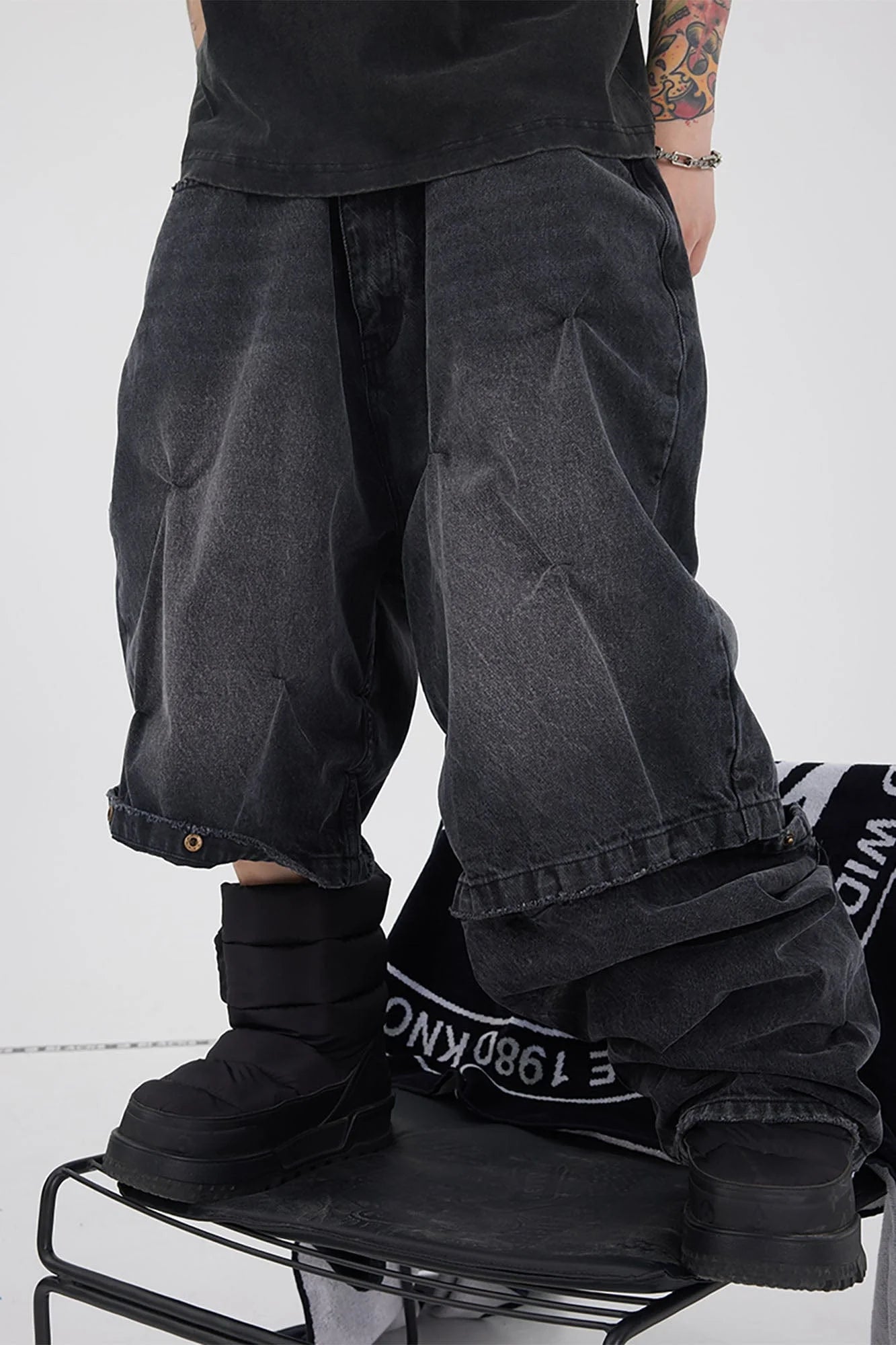BLACK8MOB Distressed Crinkled Detachable Baggy Jeans