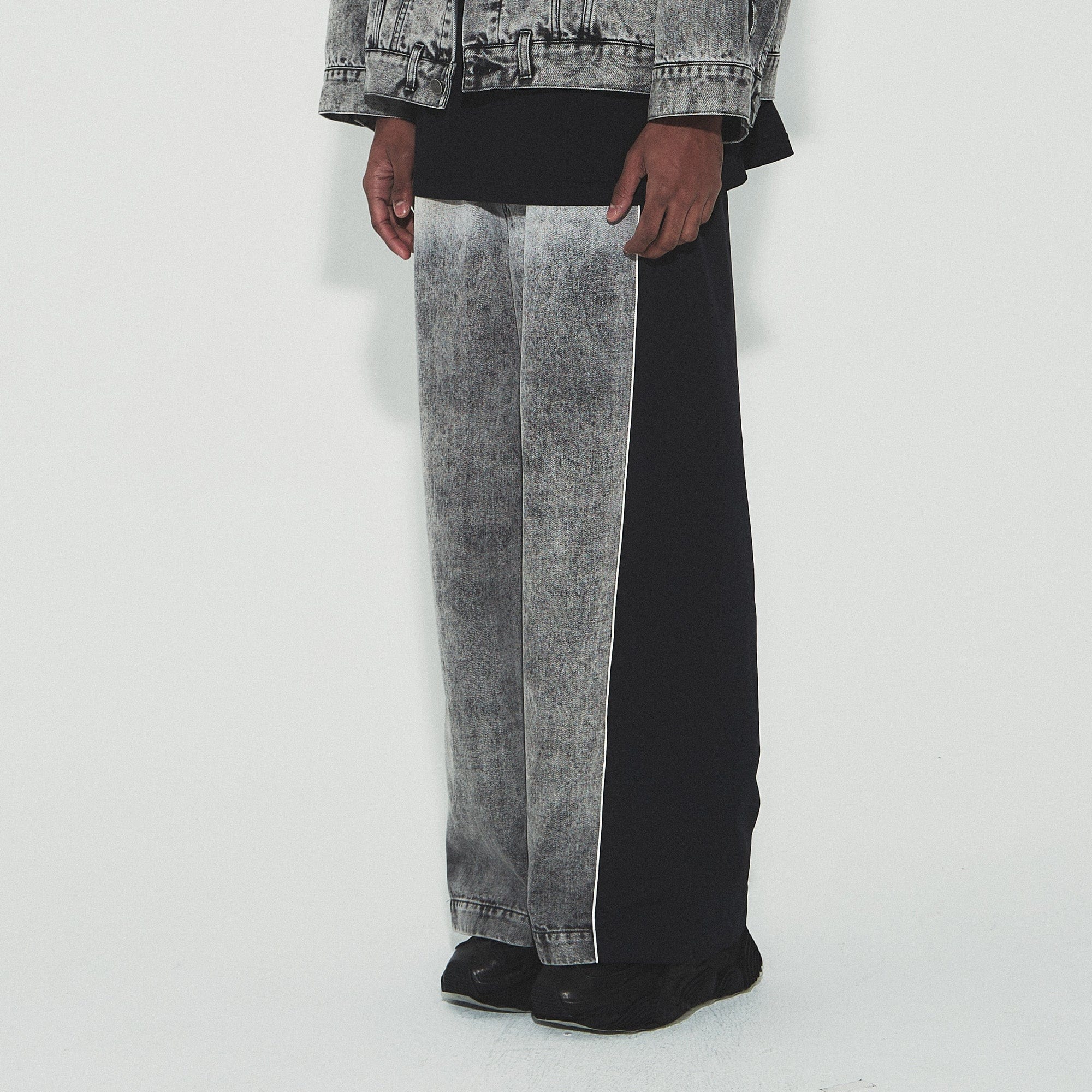 VANN VALRENCE Washed Contrast-Panel Wide-Leg Jeans