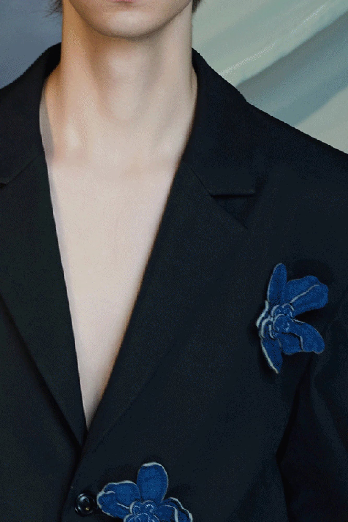 JIECHI Embellished Contrast Flower Blazer