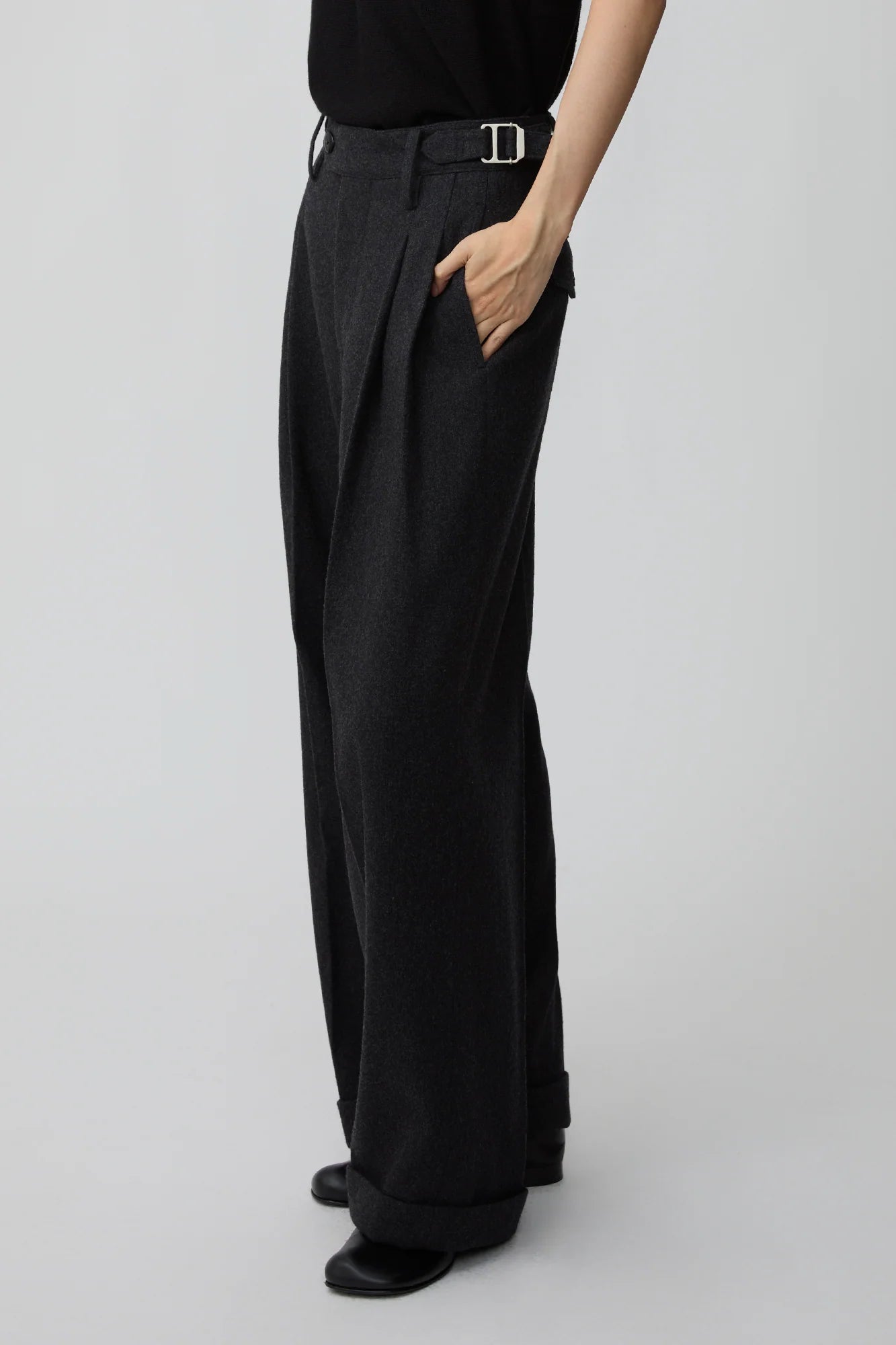 OPICLPOTH Wool-Blend Pleated Barrel Trousers