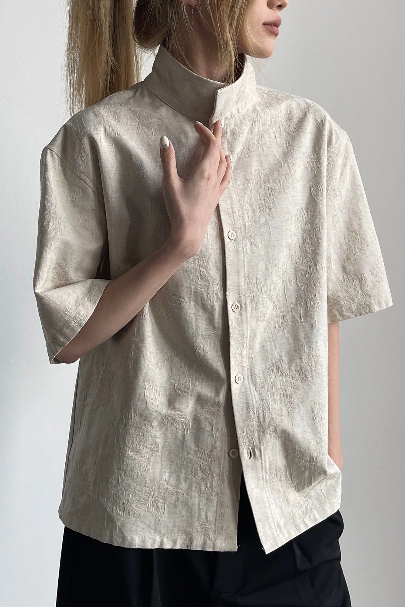 OKAYTHXBYE Floral Embossed Stand Collar Shirt