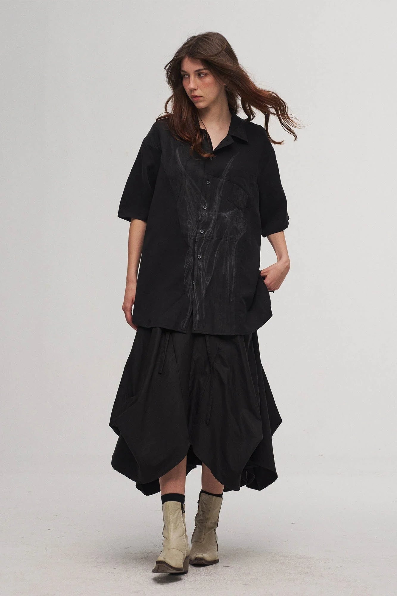 ILNya Nieternite Nifutur Dark Angel Paneled Half Shirt