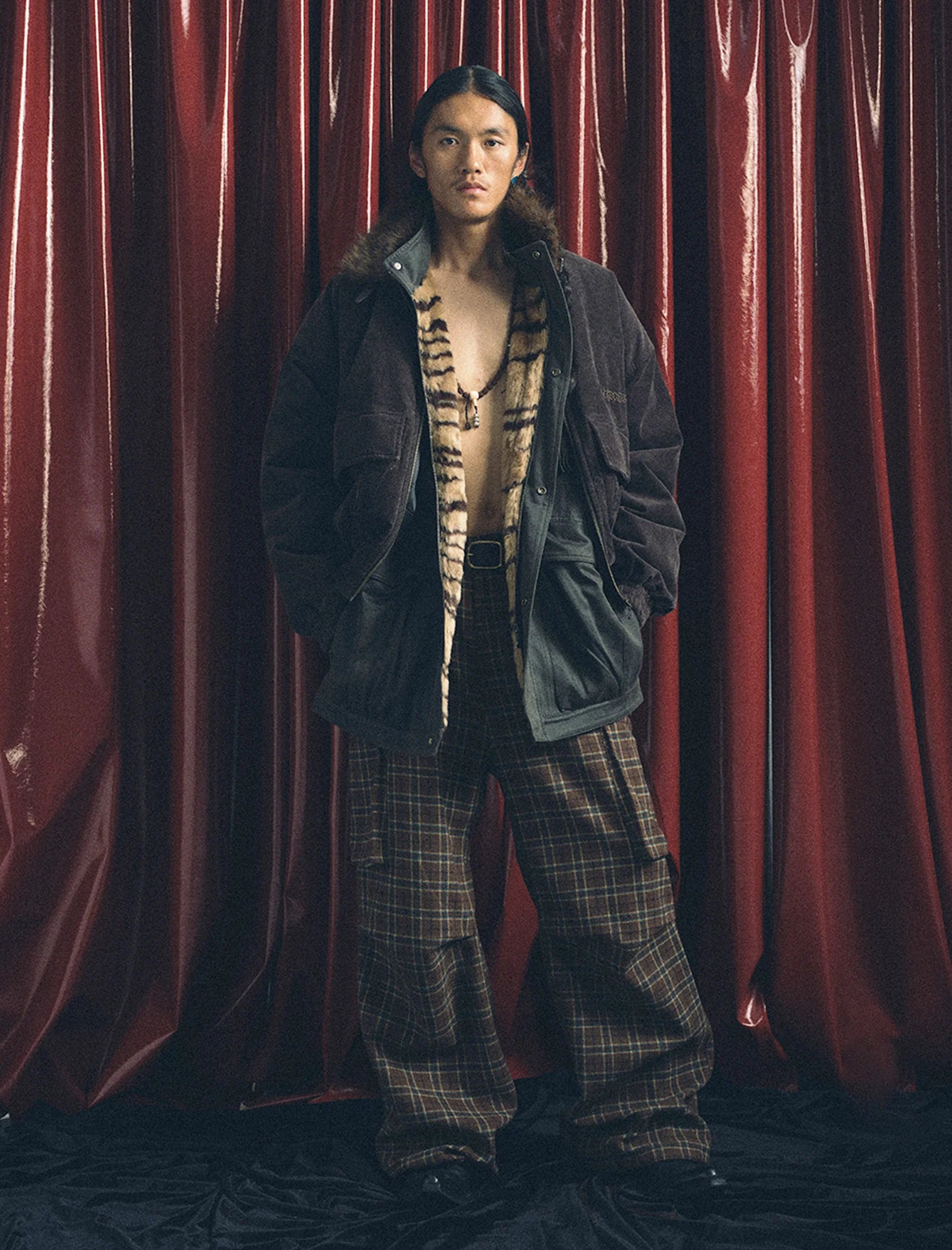 TRECLUB Plaid Pleated-Knee Wide-Leg Cargo Pants