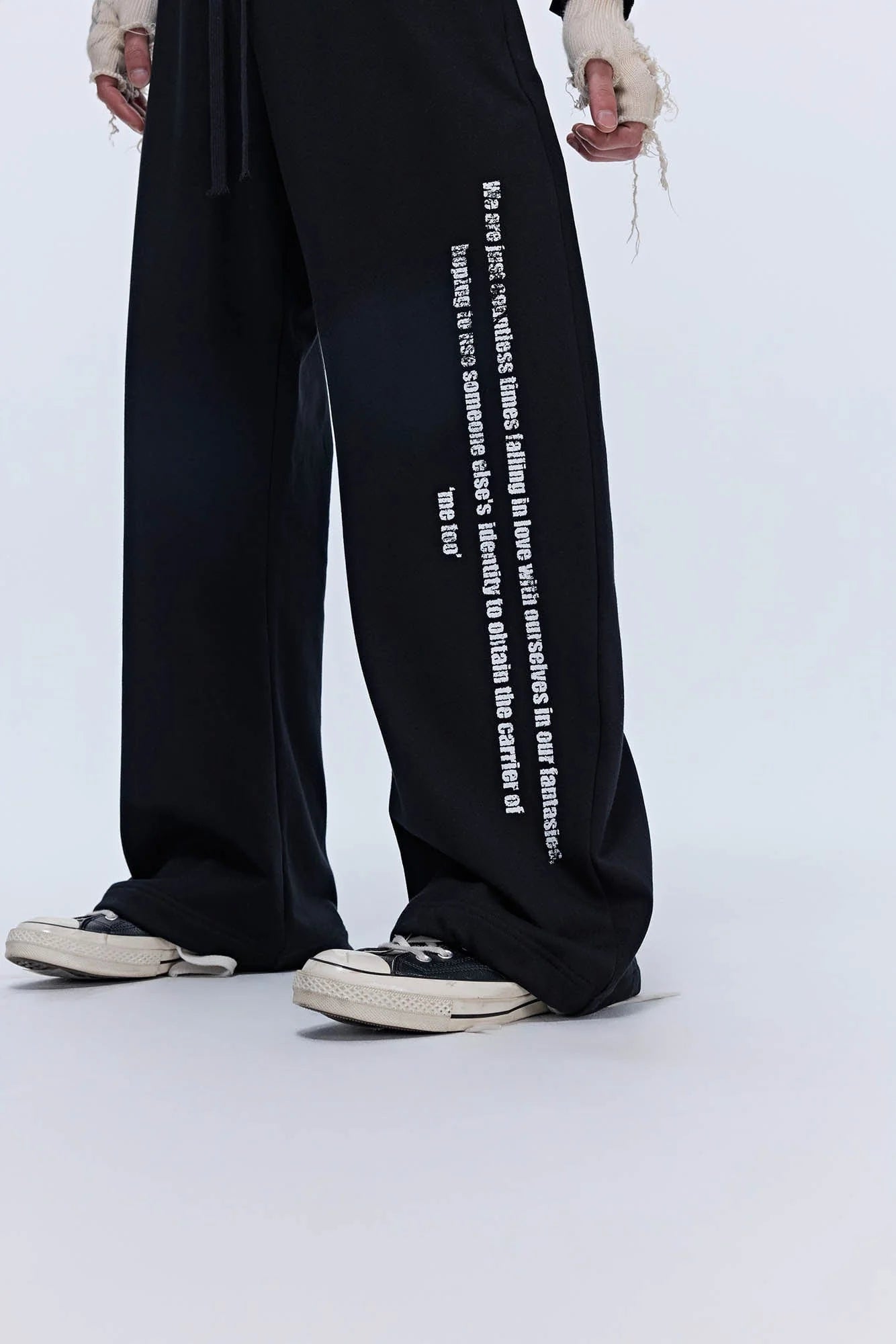 SAVAGEGROWTHWORLD Slogan Curved Drawstring Sweatpants