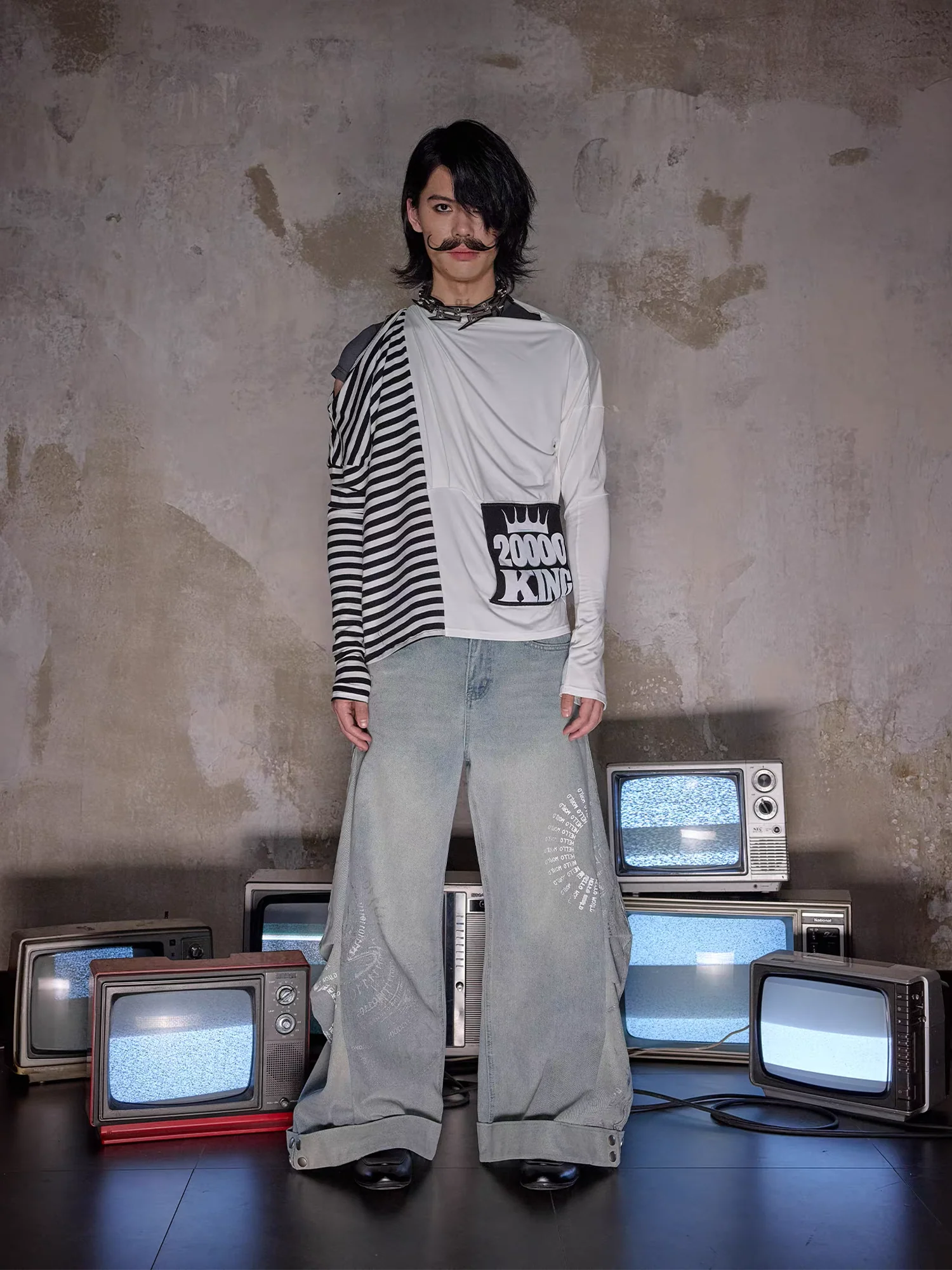 NOTHINGNESS WORLD Washed Pleated Curved Denim Pants
