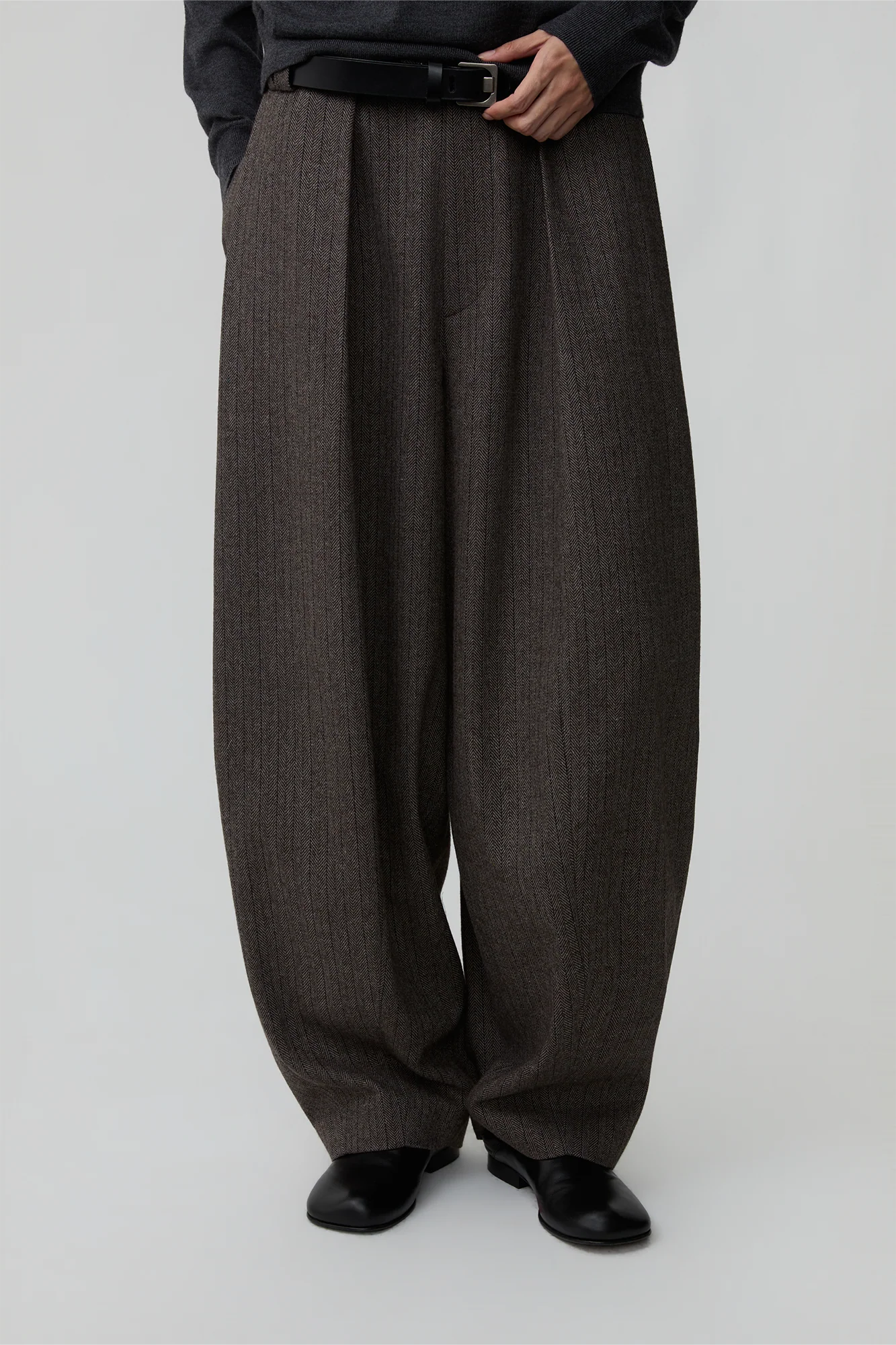OPICLOTH Classic Elastic Waist Tapered Pants