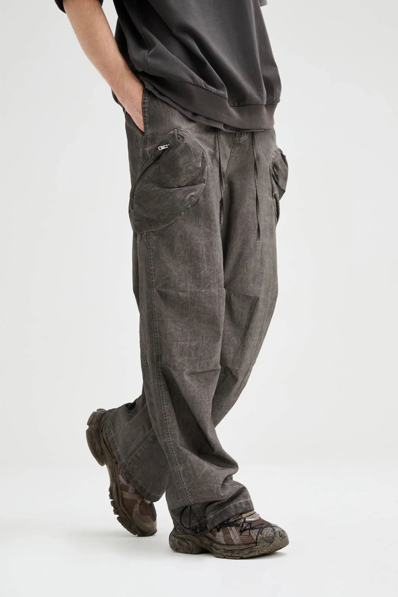 ORGANIC EMOTION Multi-Pocket Crinkled Drawstring Cargo Pants