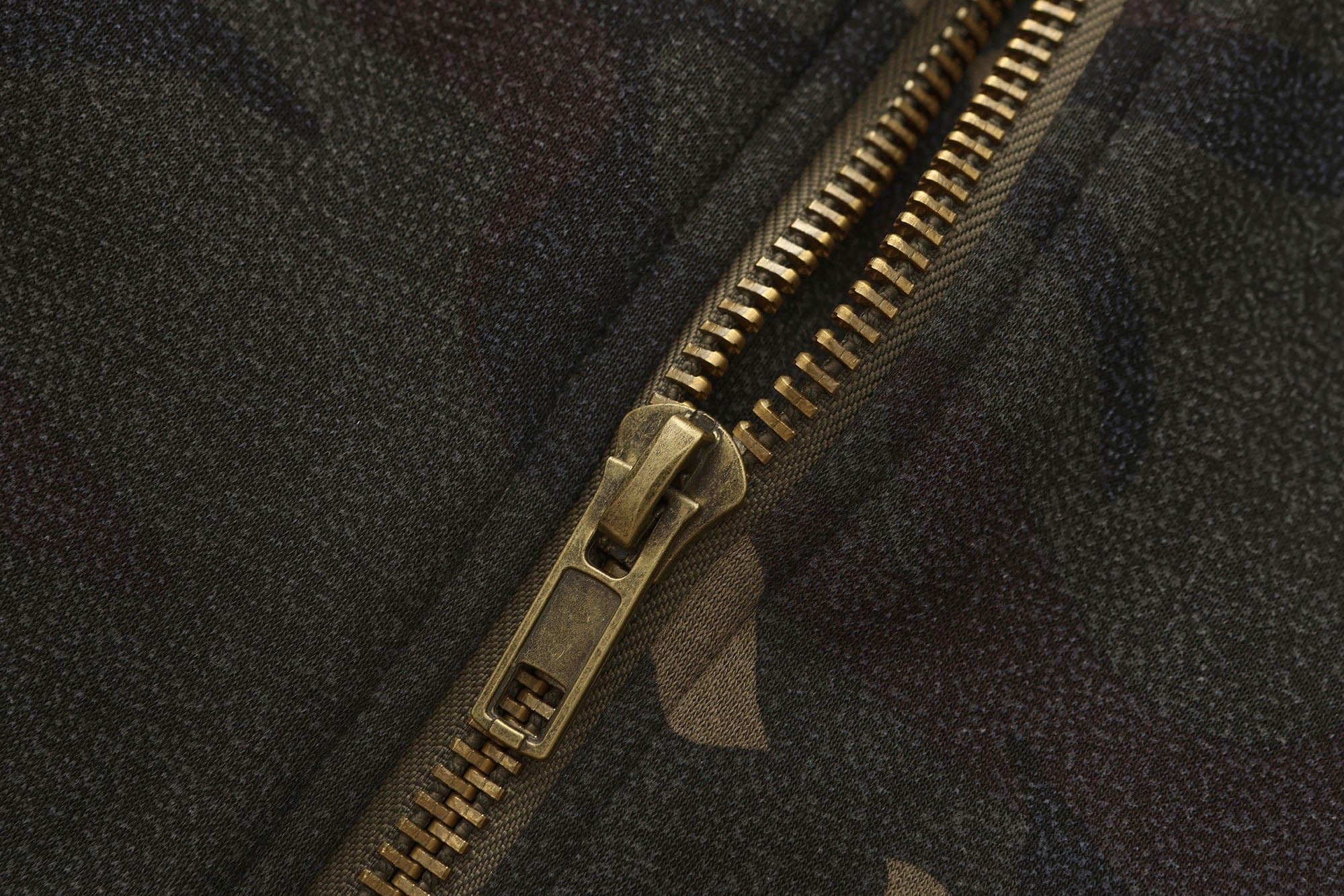 LUUUCAM Classic Camo Bomber Jacket