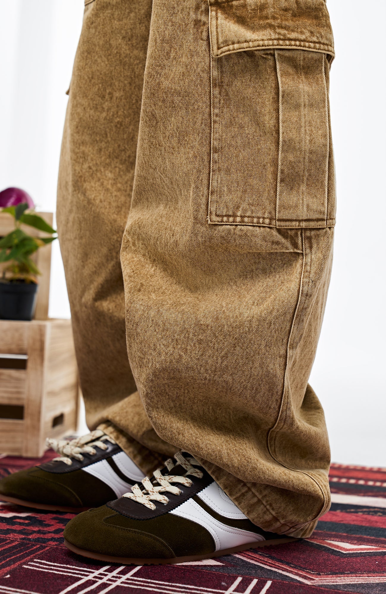 OVERLAPS Washed Utility Cargo Trousers