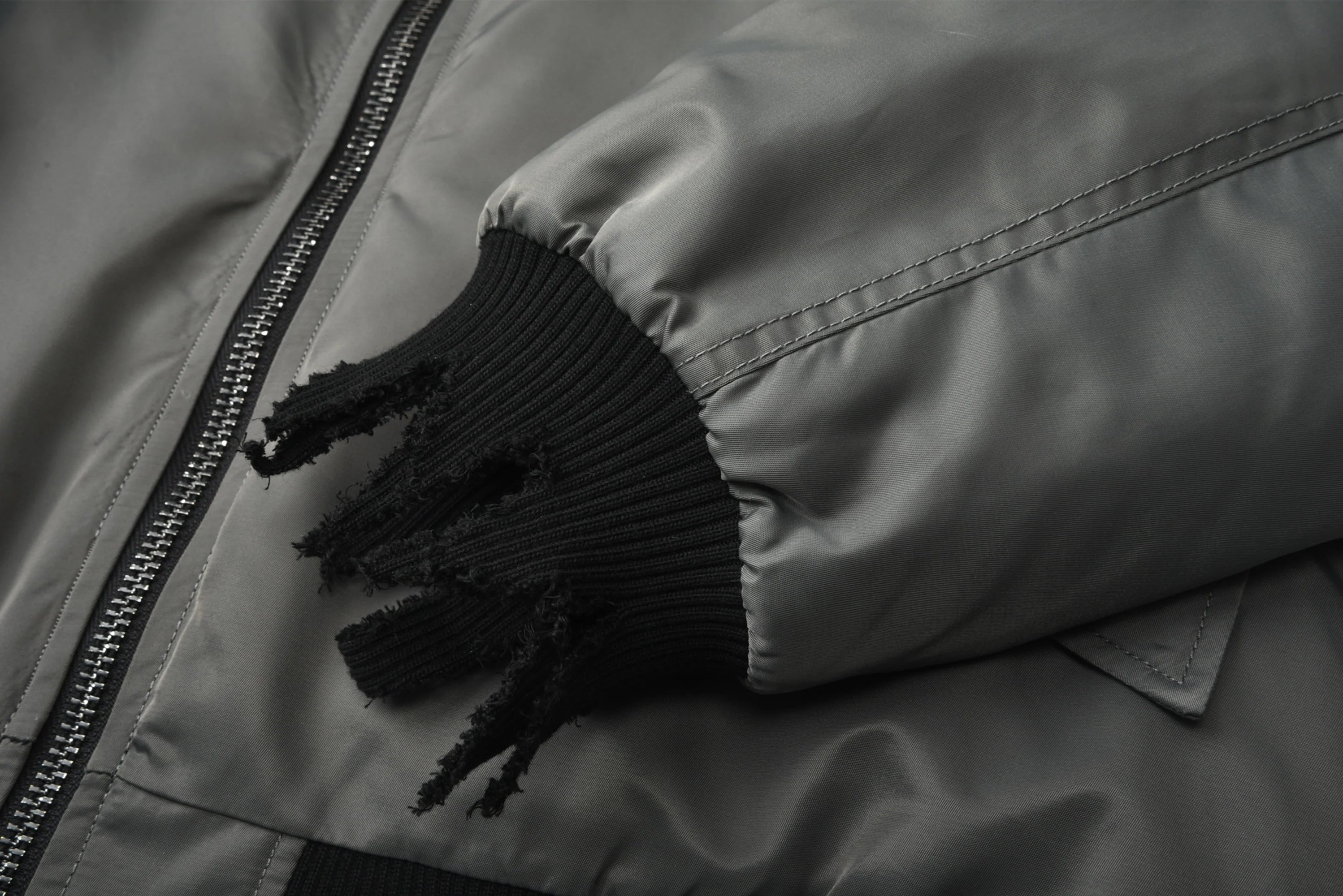 VENTUREK Retro Zipper-Spliced Raw Edge Bomber Jacket